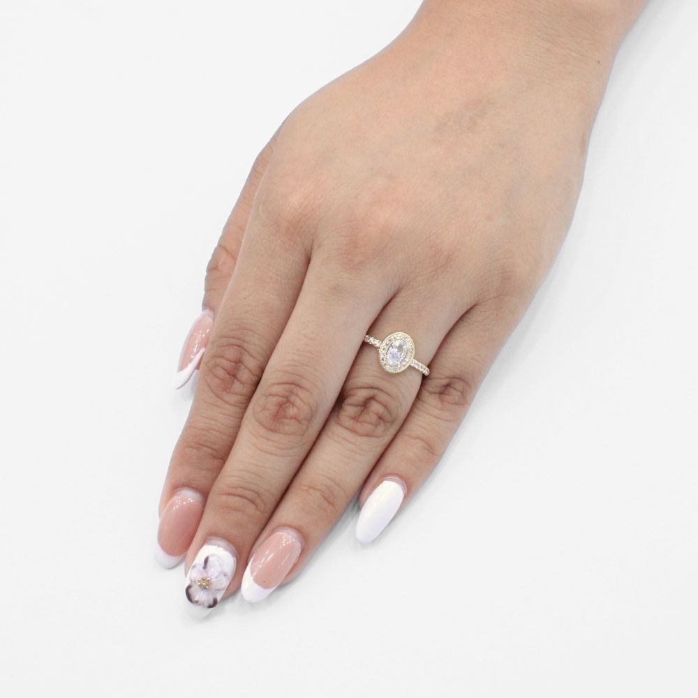 Anillo de Compromiso en Oro 14k con Frente Oval e Incrustación Fina de Zirconias Brillantes mod. 9726