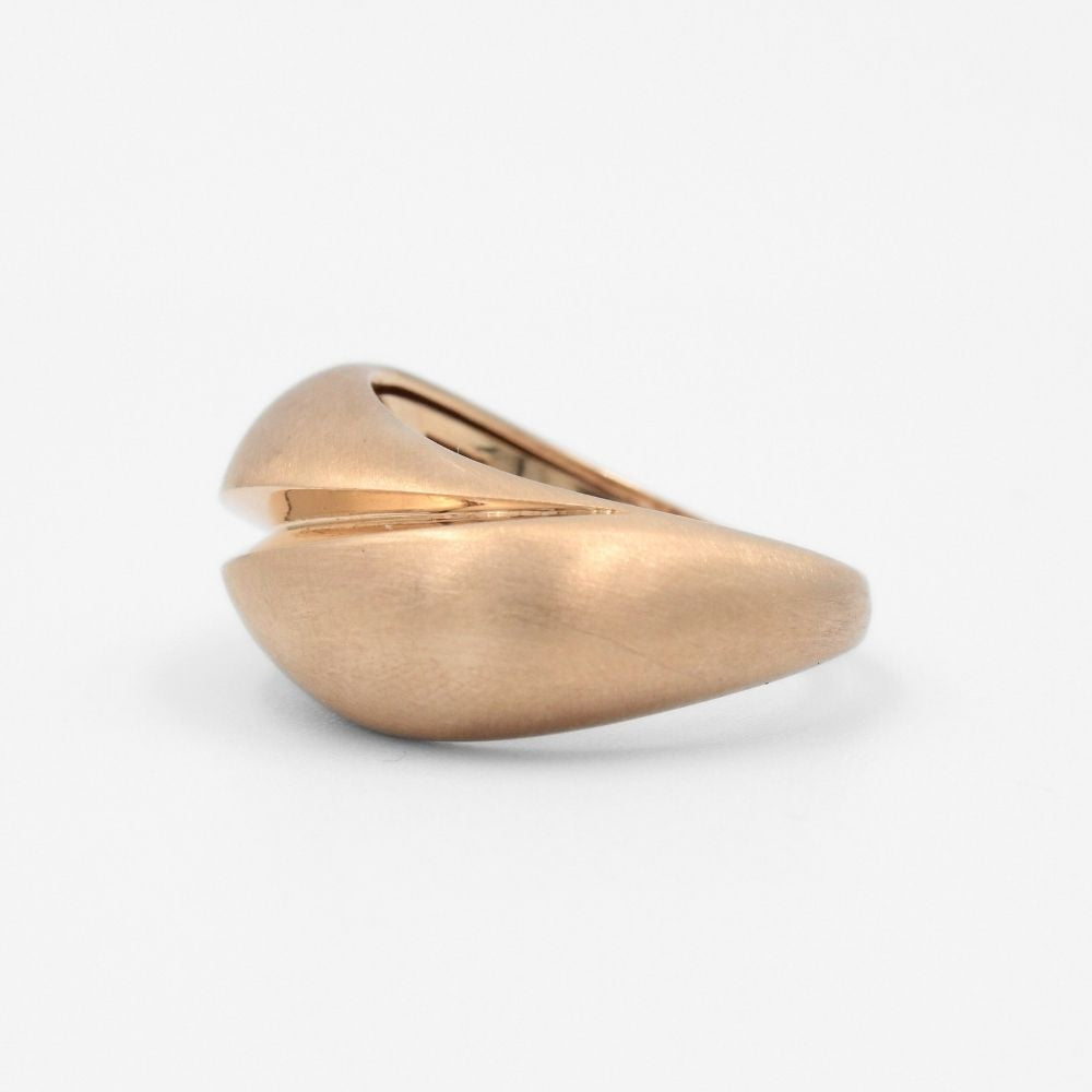 Anillo de Oro Rosa 14k Estilo Chunky Hueco de Tono Mate con Línea Brillante mod. 8352