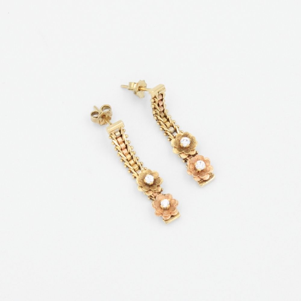 Arete de Oro 14k Diseño Combinado de Petatillo y Flores del Pensamiento con Zirconias mod. 1706