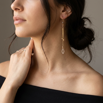 Arete Largo de Oro 14k Bolitas Facetadas Florentinas mod. 11232