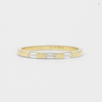 Anillo de Oro 14k de Diseño Delgado Fino con Incrustación Especial de Zirconias Baguette mod. 7980