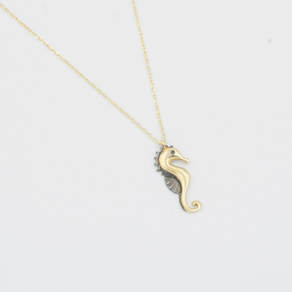 Gargantilla de Oro 14k Caballito de Mar con Oro Negro mod. 8075