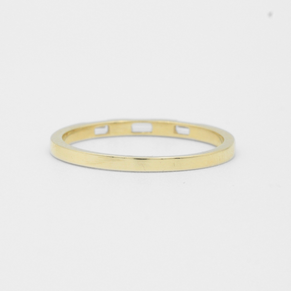 Anillo de Oro 14k de Diseño Delgado Fino con Incrustación Especial de Zirconias Baguette mod. 7980