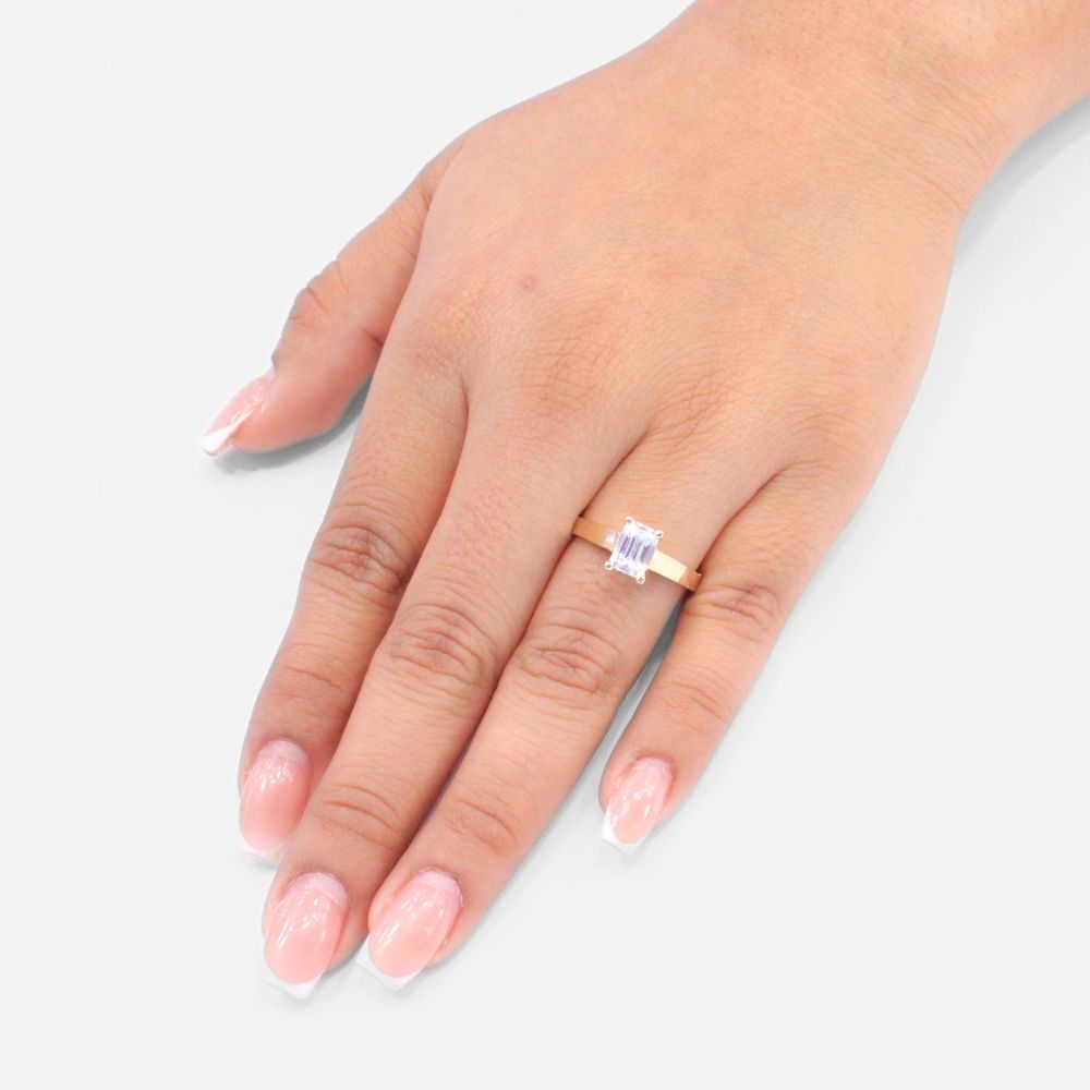 Anillo de Compromiso en Oro 14k con Zirconia Rectangular mod. 8970