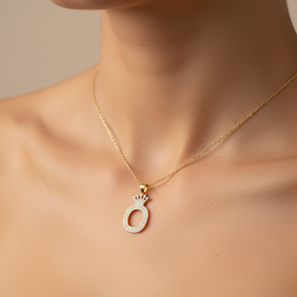 Dije de Oro 14k con Diseño de Inicial O Incrustada con Zirconias mod. 10102
