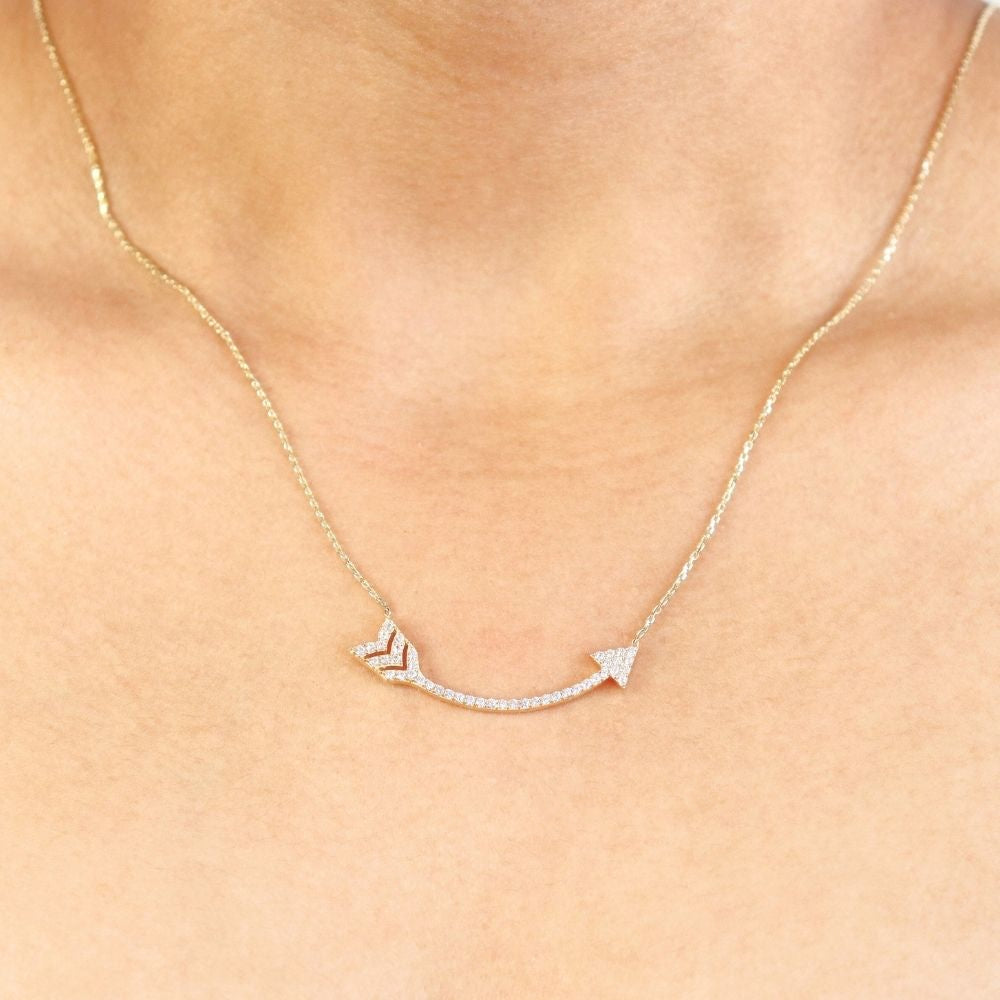 Gargantilla de Oro 14k Diseño de Flecha Curva con Zirconias mod. 3987