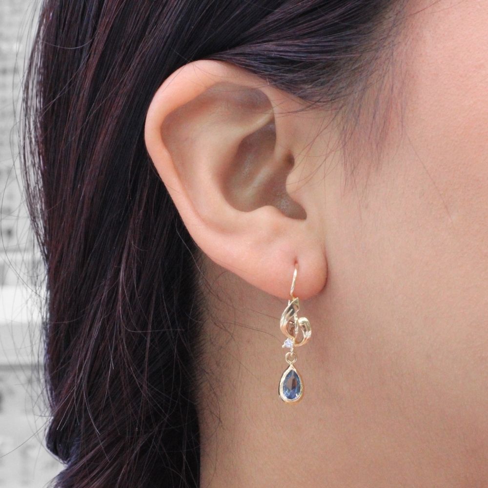 Arete con Broche Arillo de Oro 14k Estilo Largo Elegante con Zirconia Color Azul Cielo mod. 9768