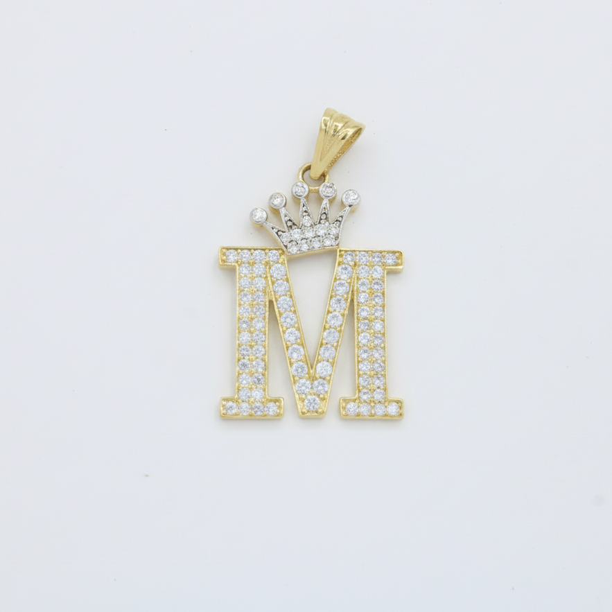 Dije de Oro 14k con Diseño de Inicial M Incrustada con Zirconias mod. 10104