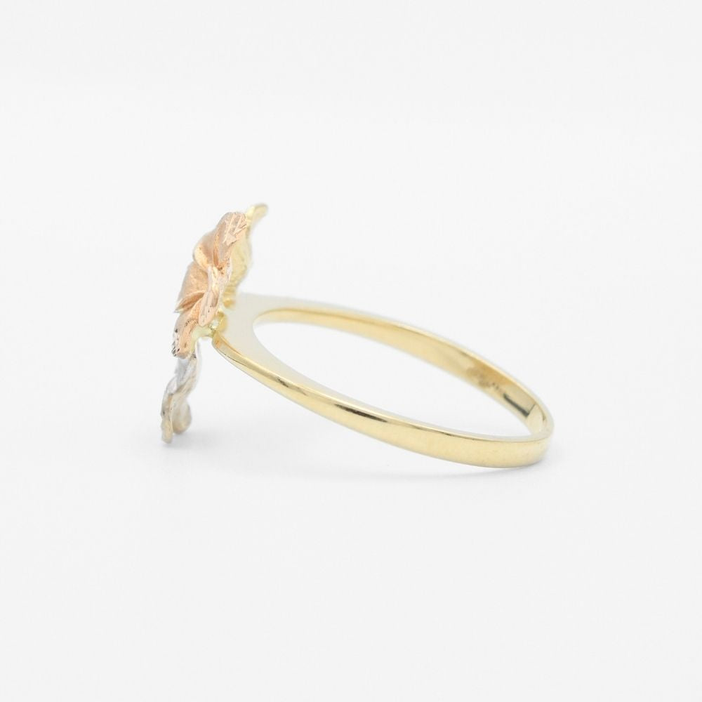 Anillo de Oro 14k con Flores del Pensamiento de Tono Mate Detalladas con Diamantado mod. 9603