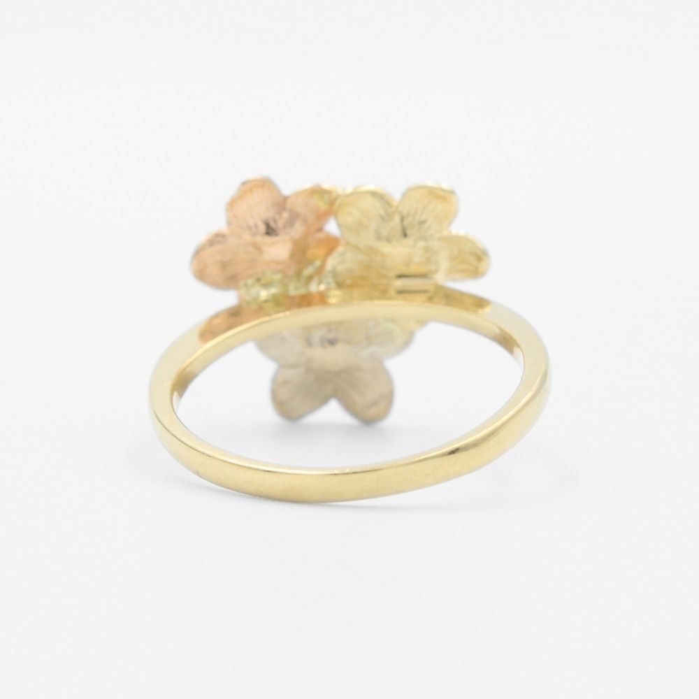 Anillo de Oro 14k con Flores del Pensamiento de Tono Mate Detalladas con Diamantado mod. 9603