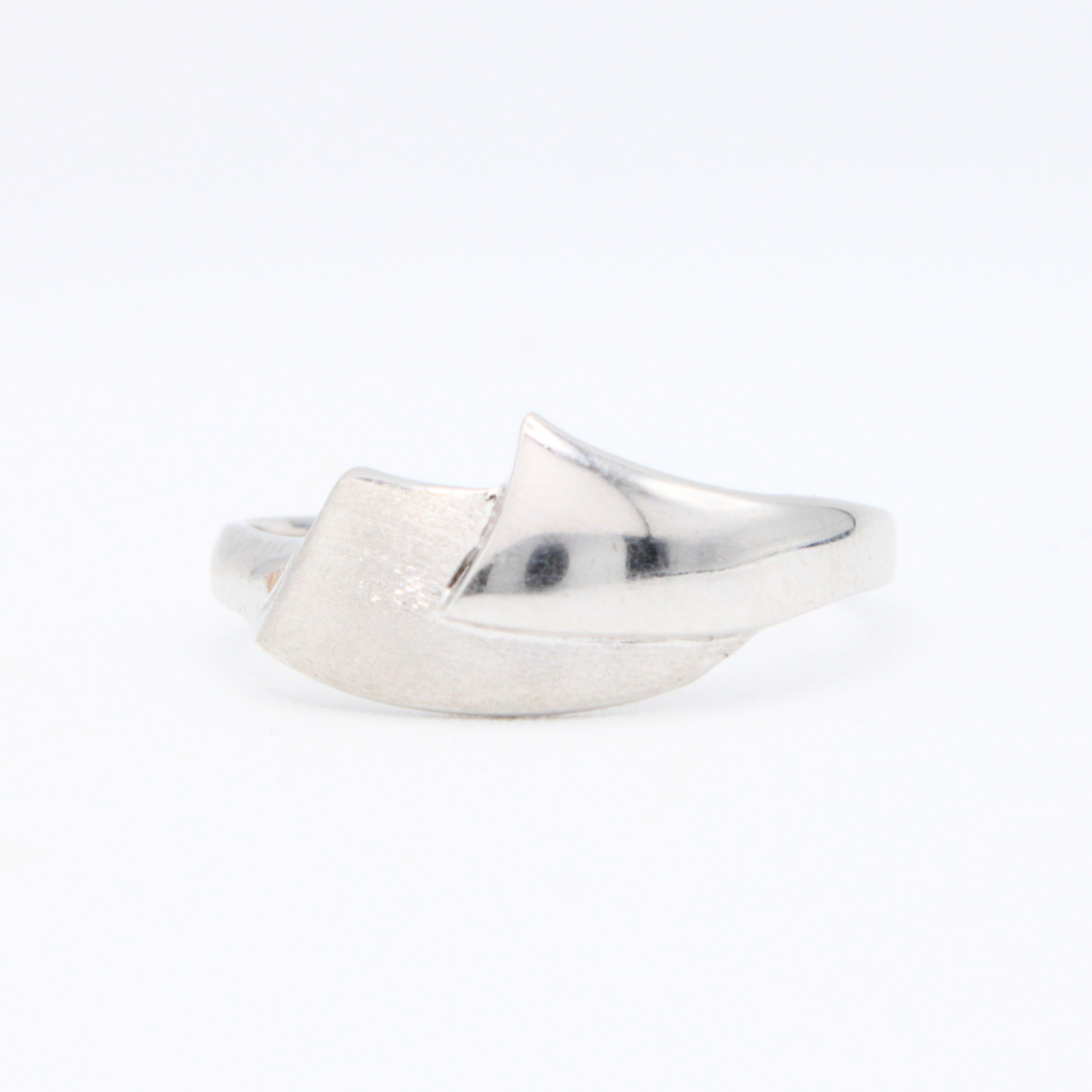 Anillo de Oro 14k Elegante de Oro Blanco mod. 10882