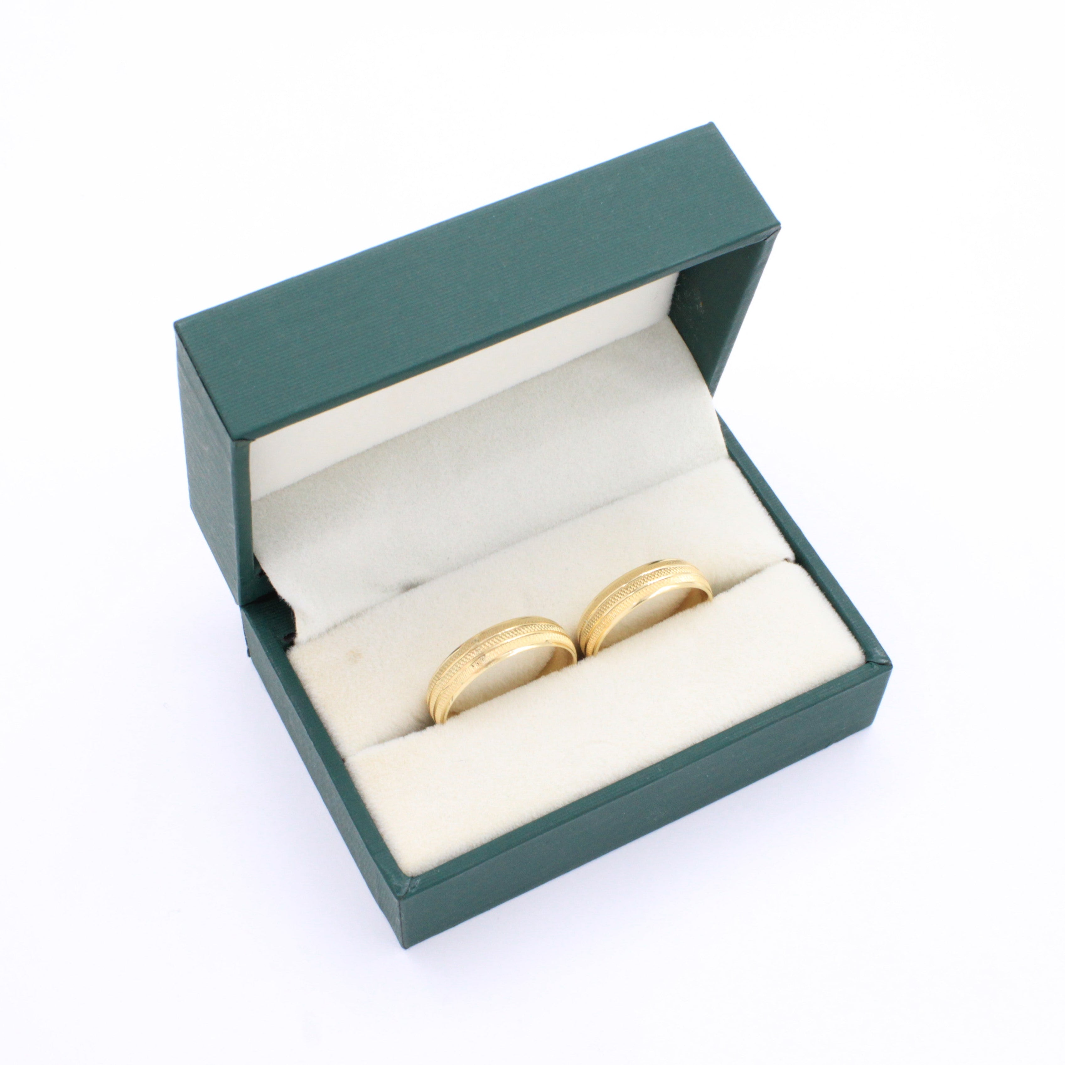 Argollas de Matrimonio de Oro 14k Diseño Confort Mate Martillado mod. 10617