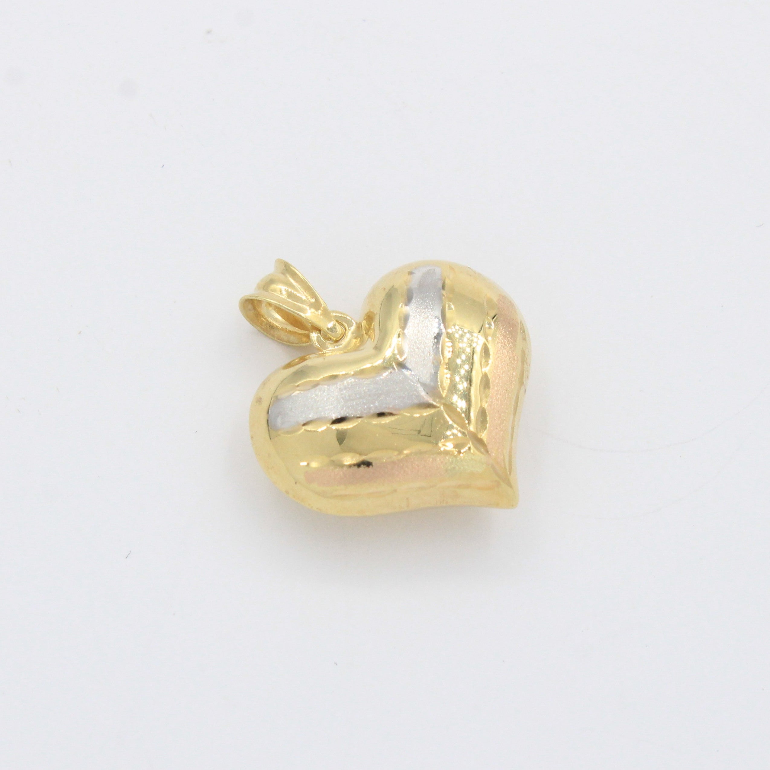 Dije de Oro 14k Corazón Inflado y Hueco con Tonos Mate Detallado con Diamantado Fino mod. 10499