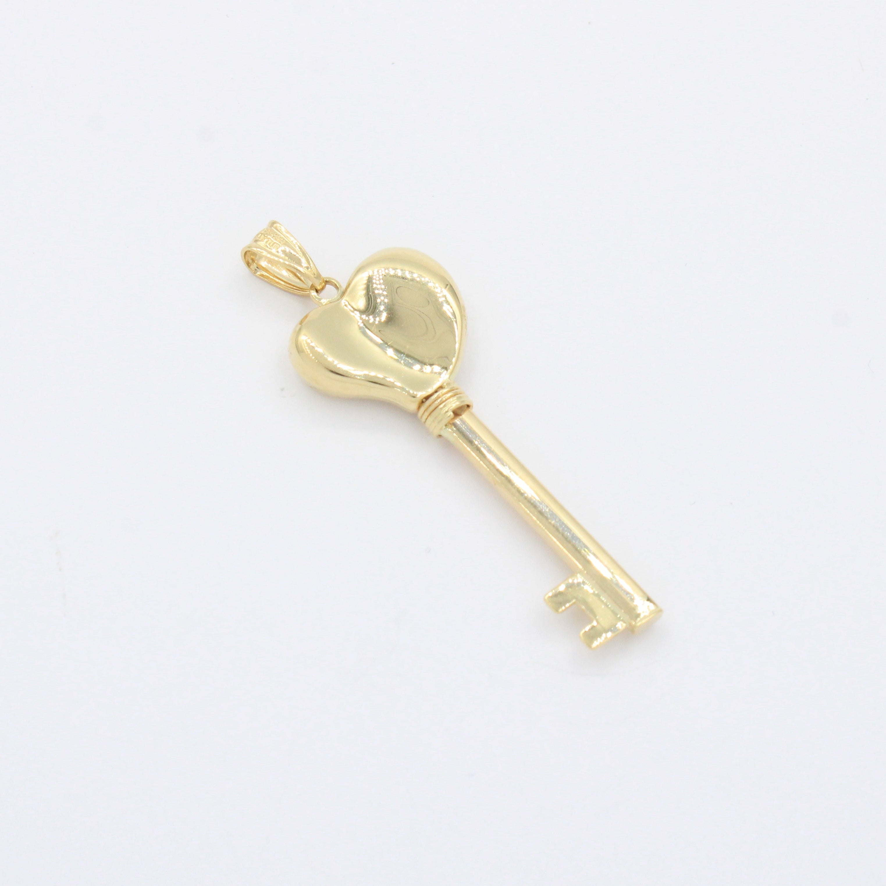 Dije de Oro 14k Llave de Corazón de Diseño Inflado Hueco y Brillante mod. 10503