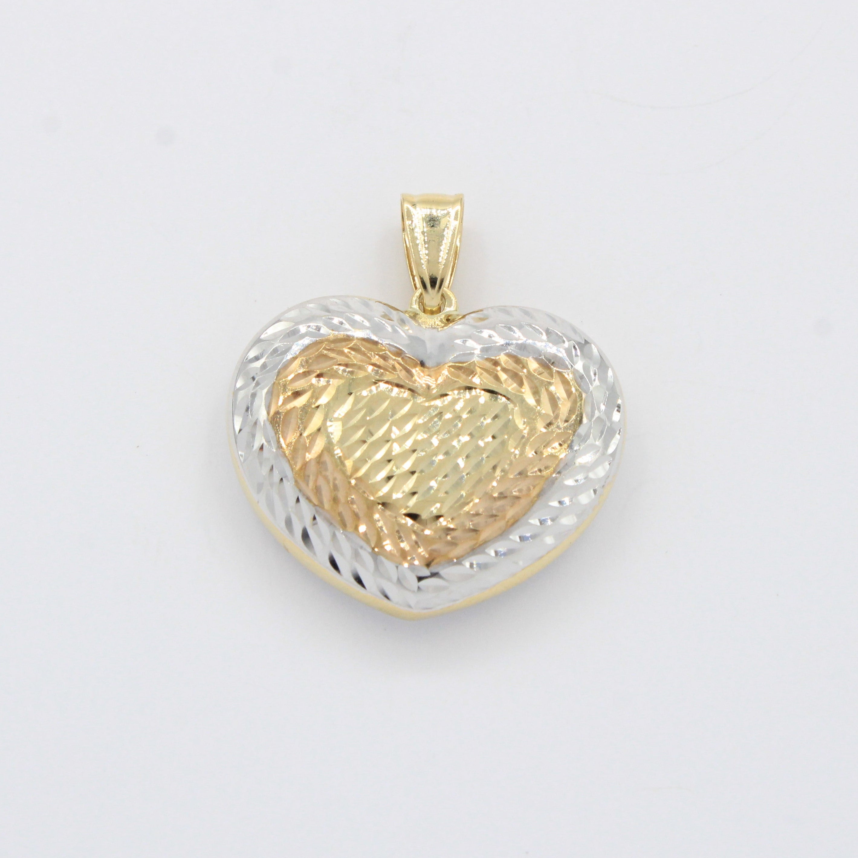 Dije de Oro 14k Corazón en Modelo Inflado Hueco con Diamantado Fino mod. 10508