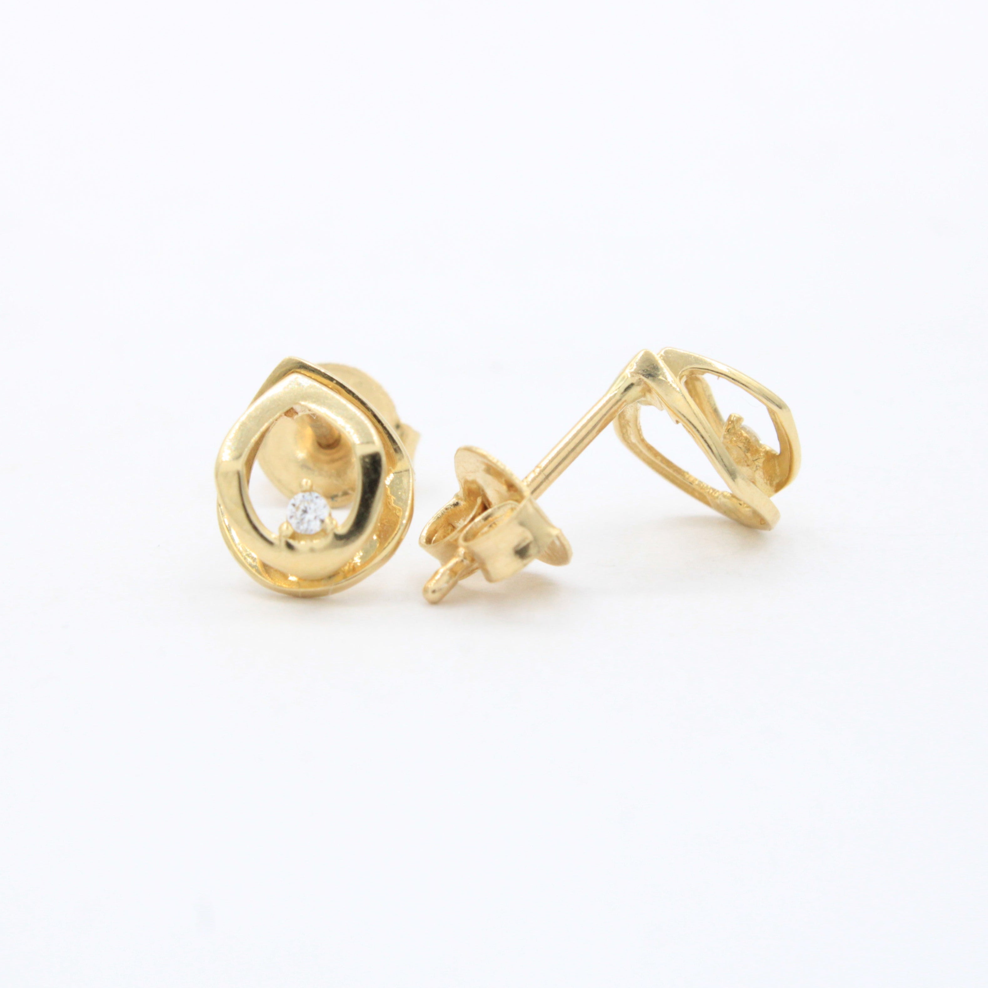 Arete de Oro 14k Gota Elegante con Chispa de Zirconia mod. 10629