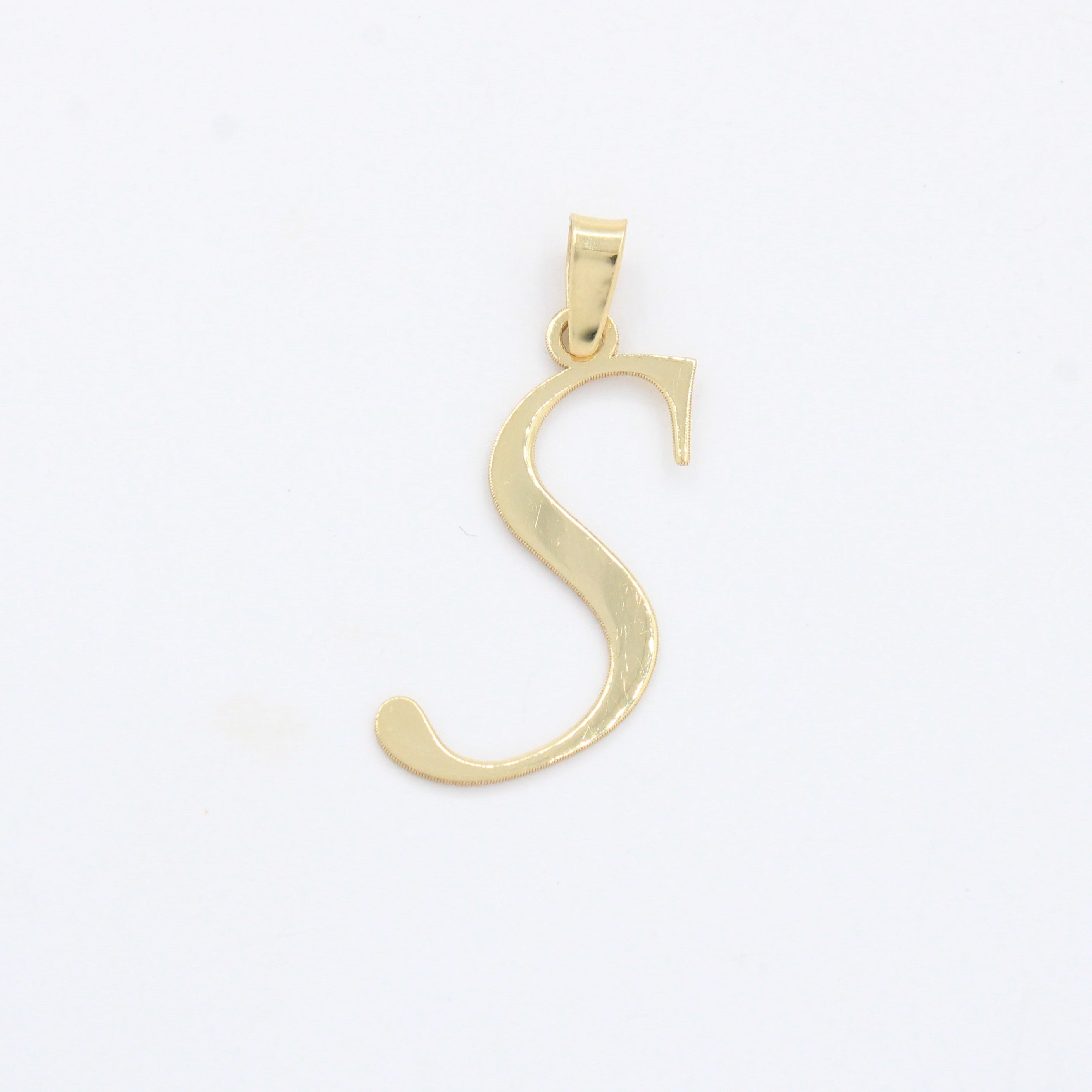 Dije de Oro 14k Modelo de Inicial S Estilo Cursiva Lisa y Brillante mod. 10555