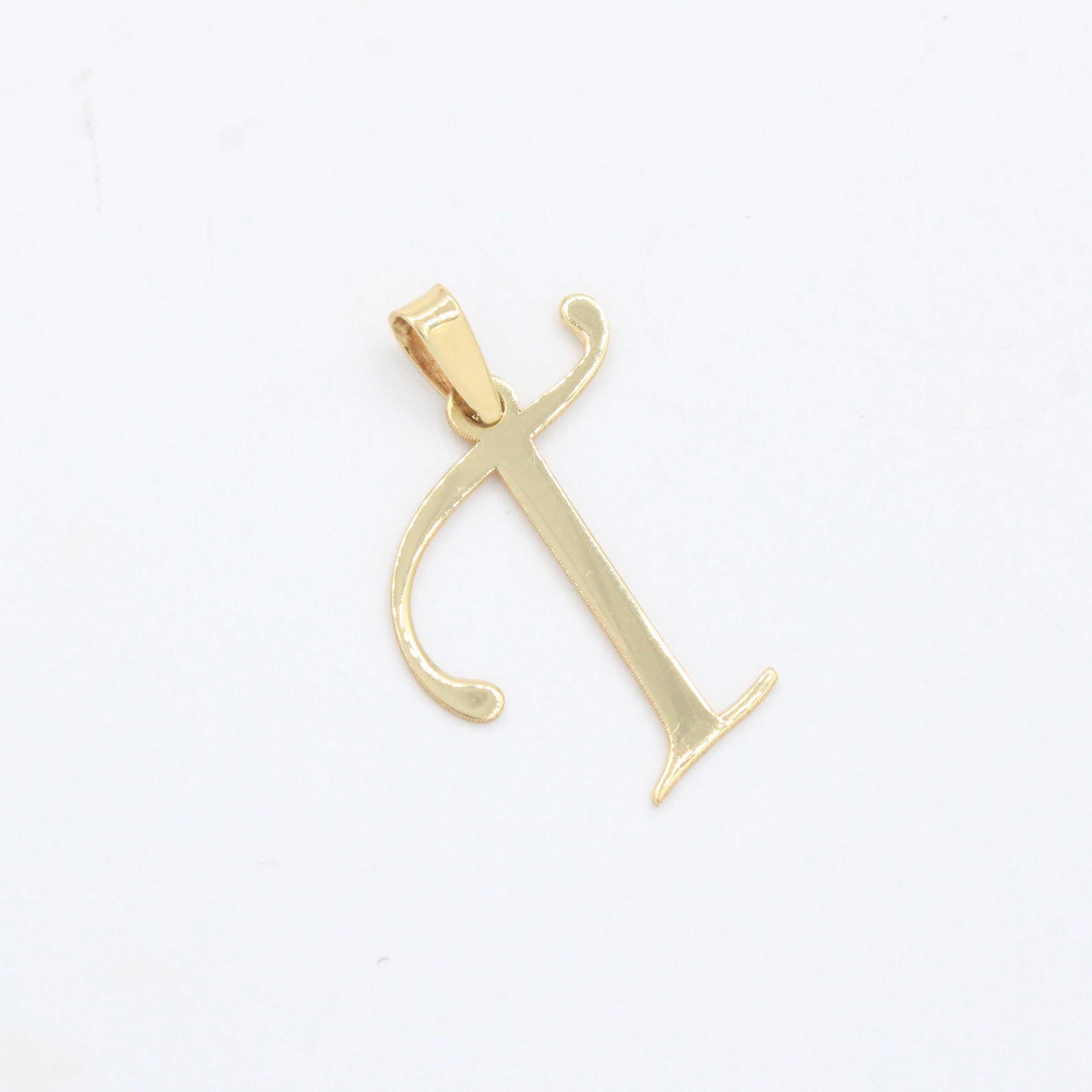 Dije de Oro 14k Modelo de Inicial T Estilo Cursiva Lisa y Brillante mod. 10556