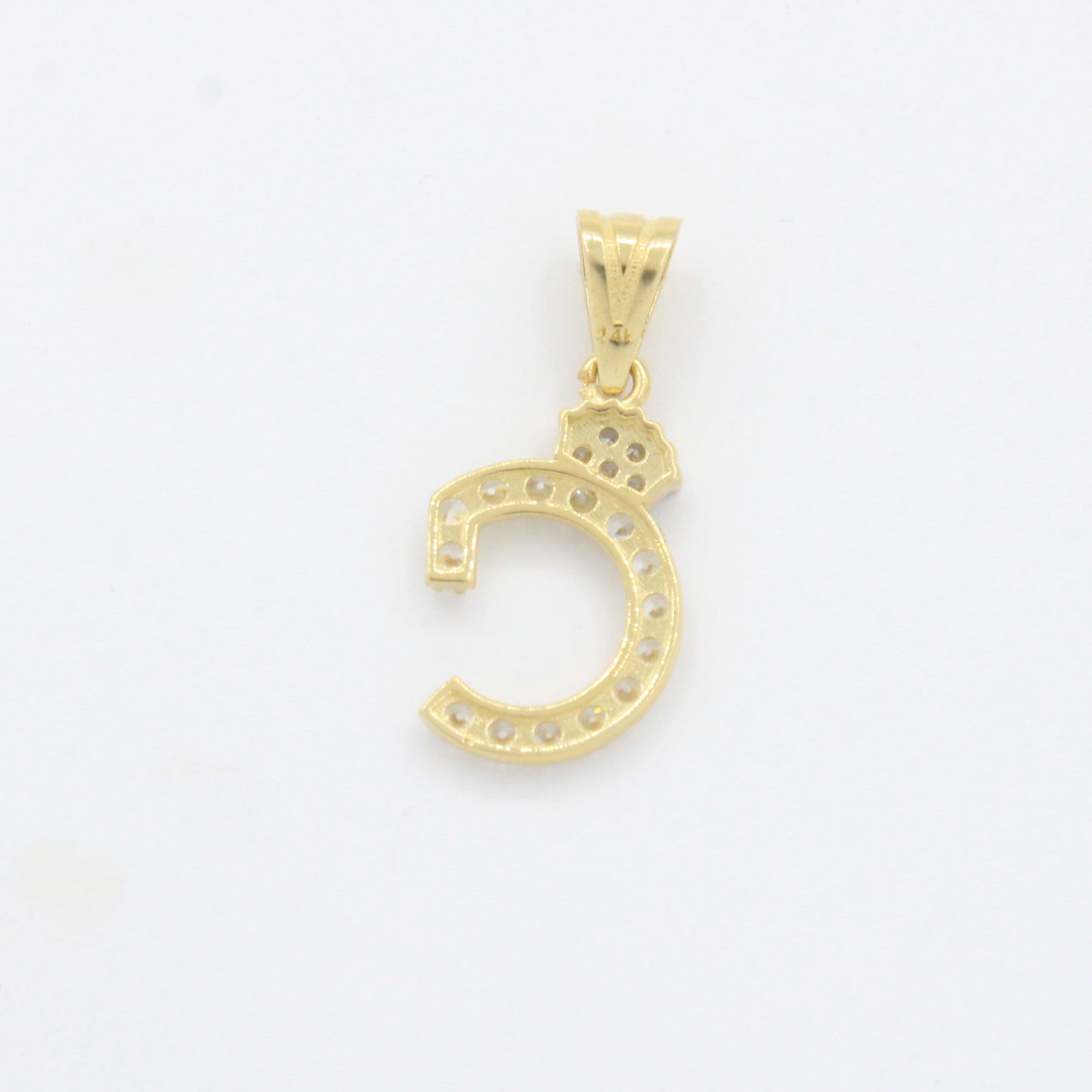 Dije de Oro 14k Modelo de Inicial C Diseñado con Corona e Incrustación de Zirconias mod. 10560