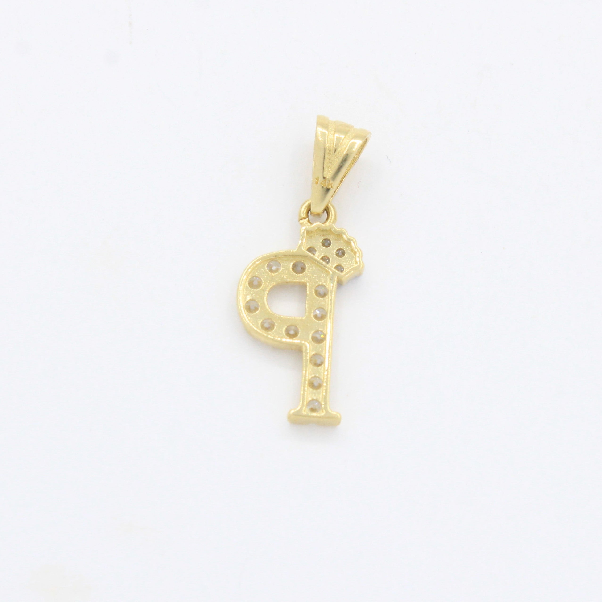 Dije de Oro 14k Modelo de Inicial P Diseñado con Corona e Incrustación de Zirconias mod. 10571