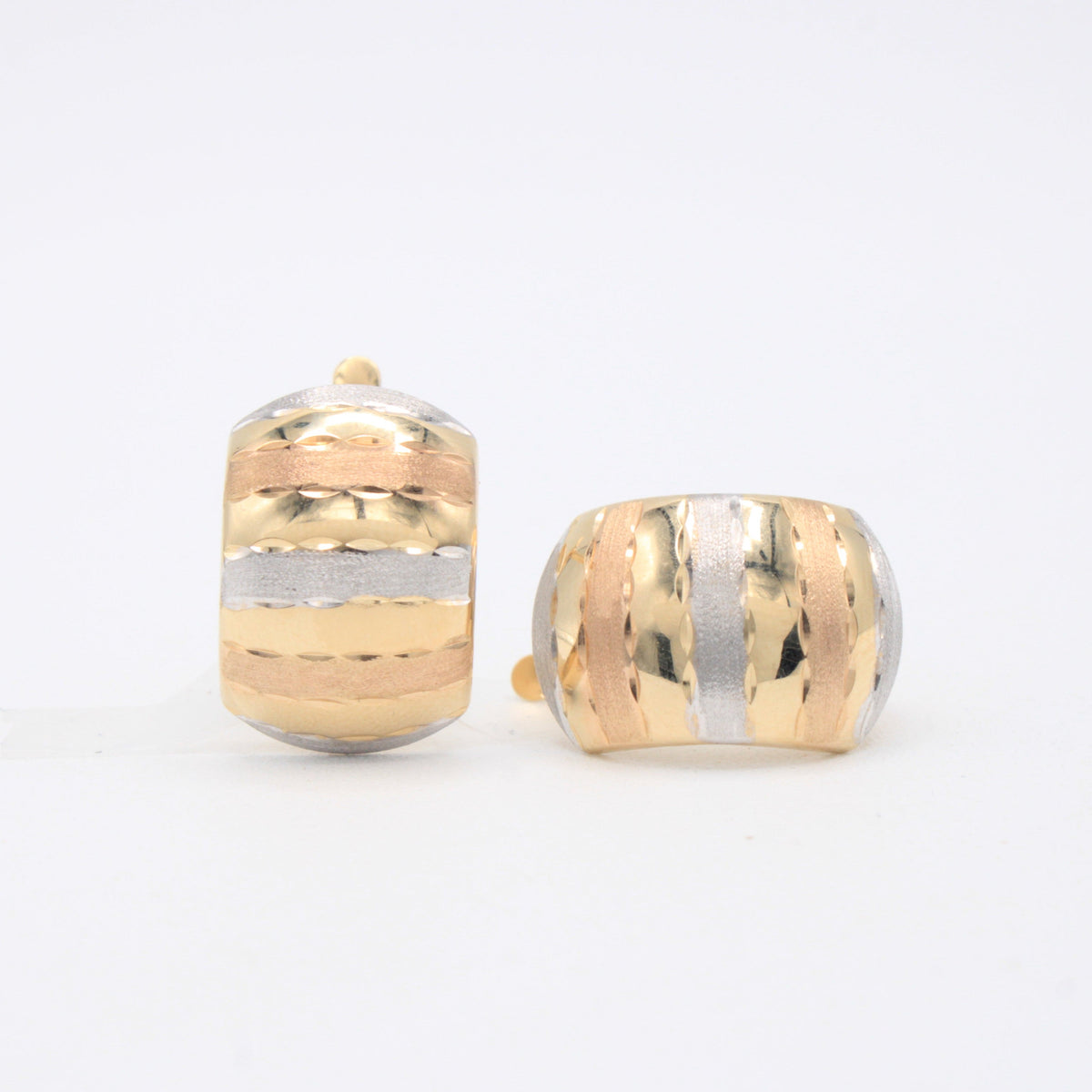 Arete con Broche Patente de Oro 14k Ovalos con Lineas Rectas Florentinas mod. 11056