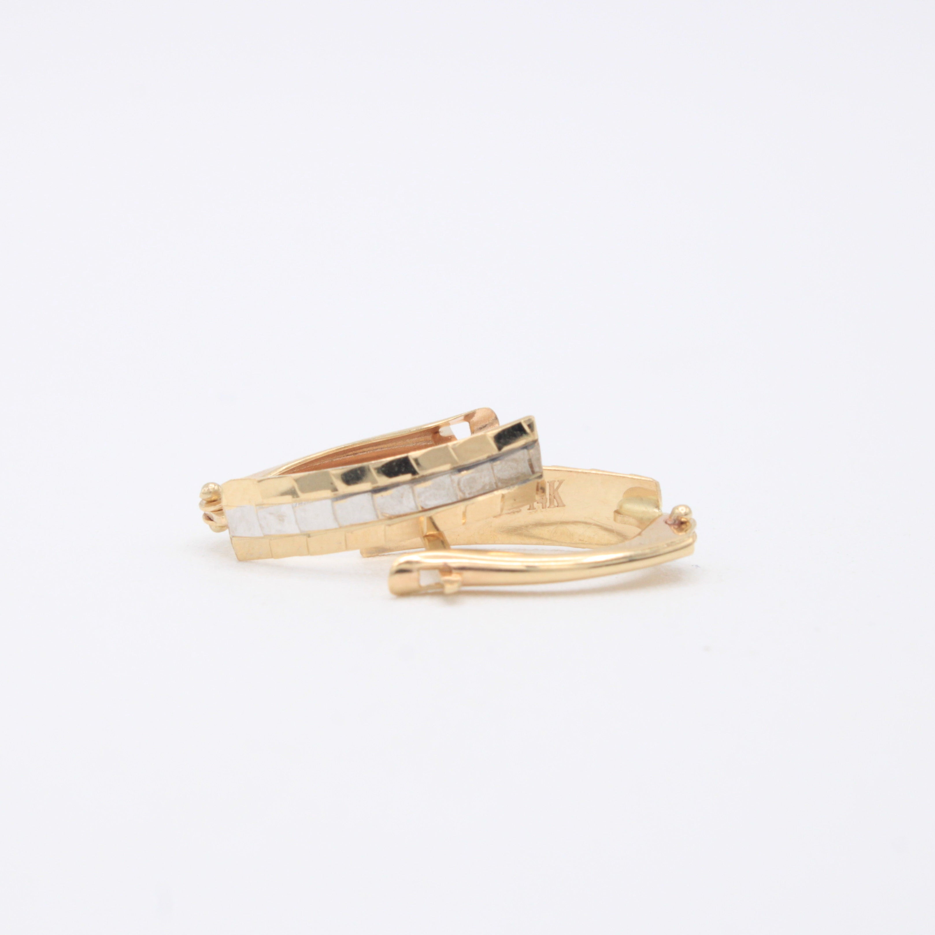 Arete con Broche Patente de Oro 14k Geométrico Vertical con Diseño Cuadriculado mod. 11057
