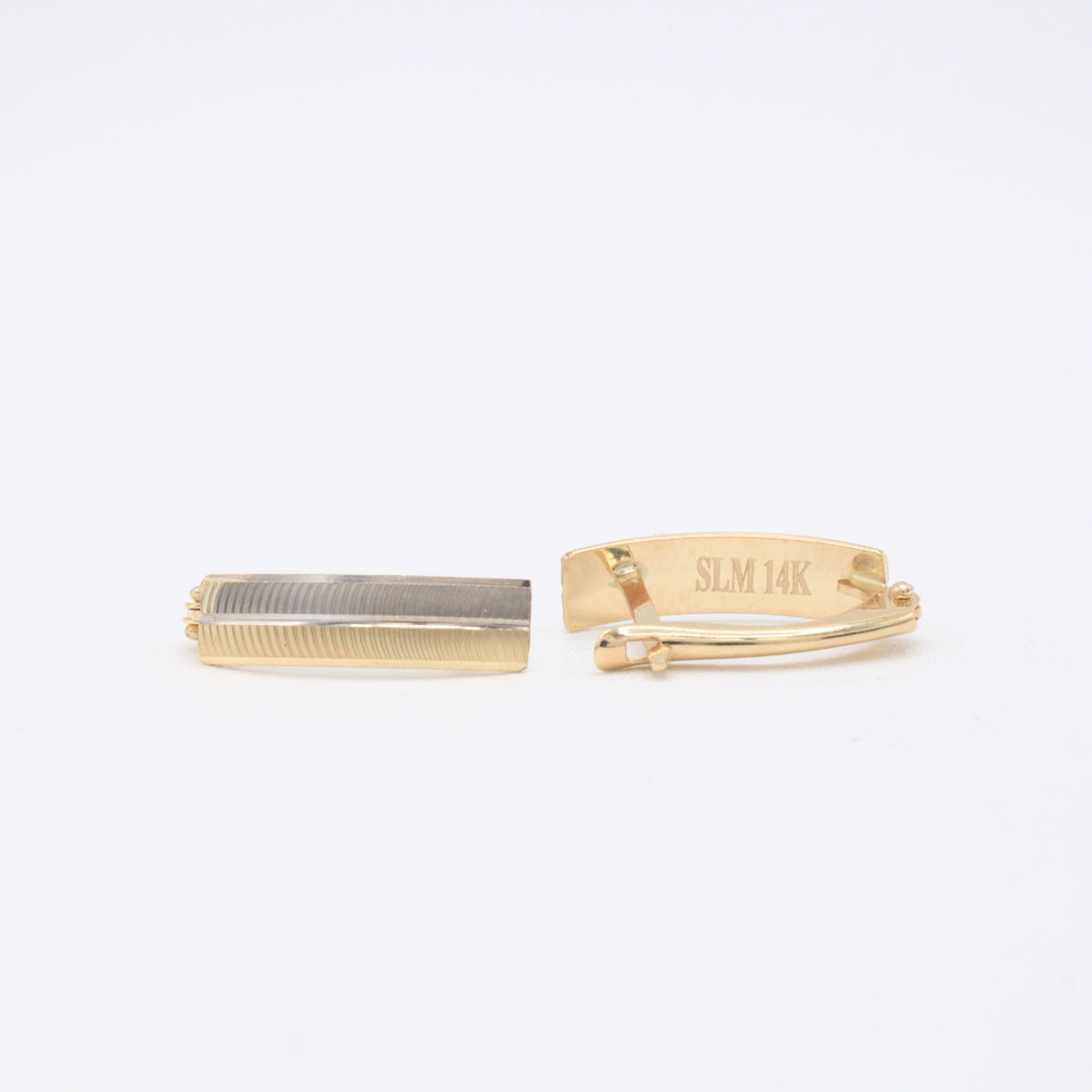 Arete con Broche Patente de Oro 14k Geométrico Vertical con Acabado Estriado mod. 11058