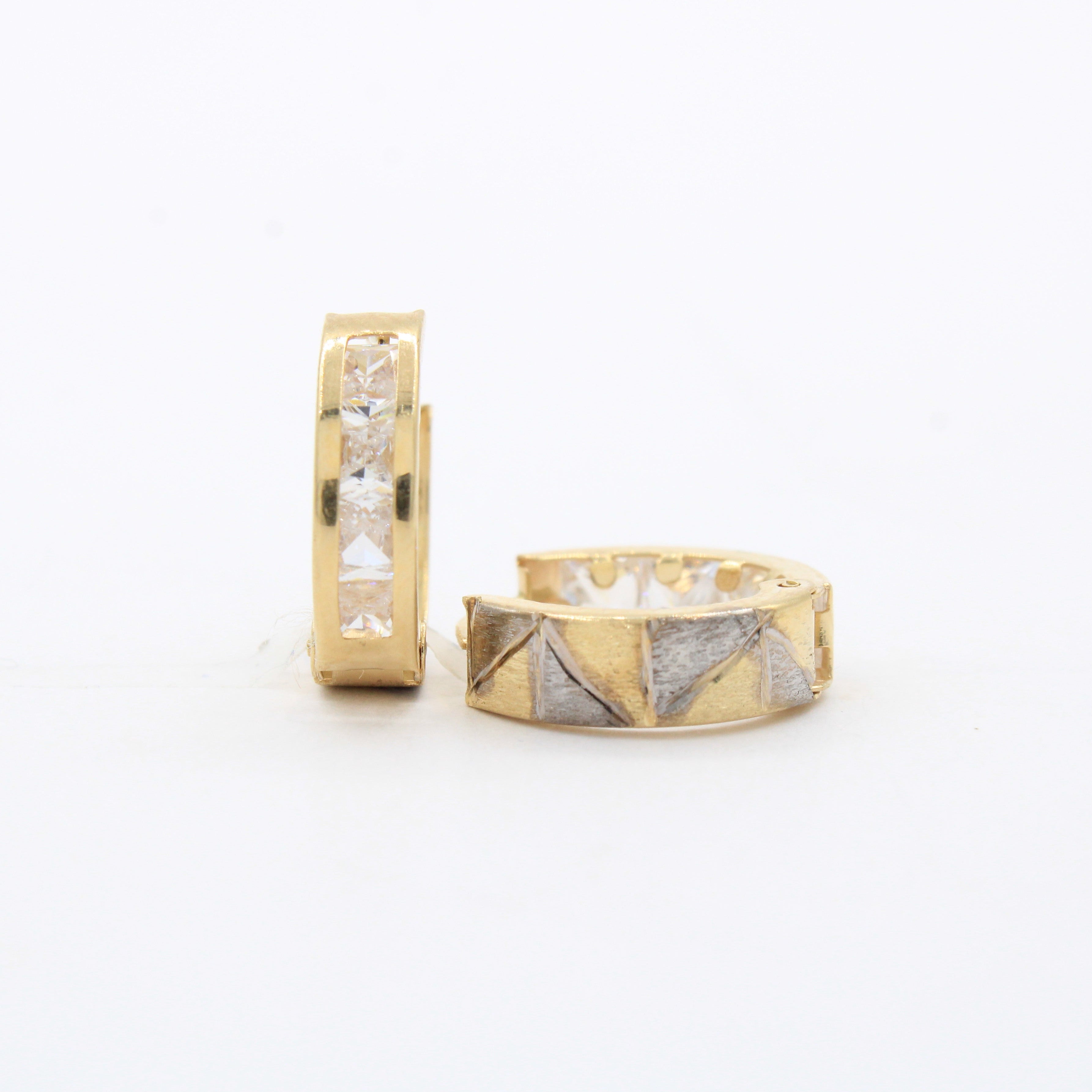 Grapa de Oro 14k Doble Vista con Triángulos Mate y Zirconias mod. 10601