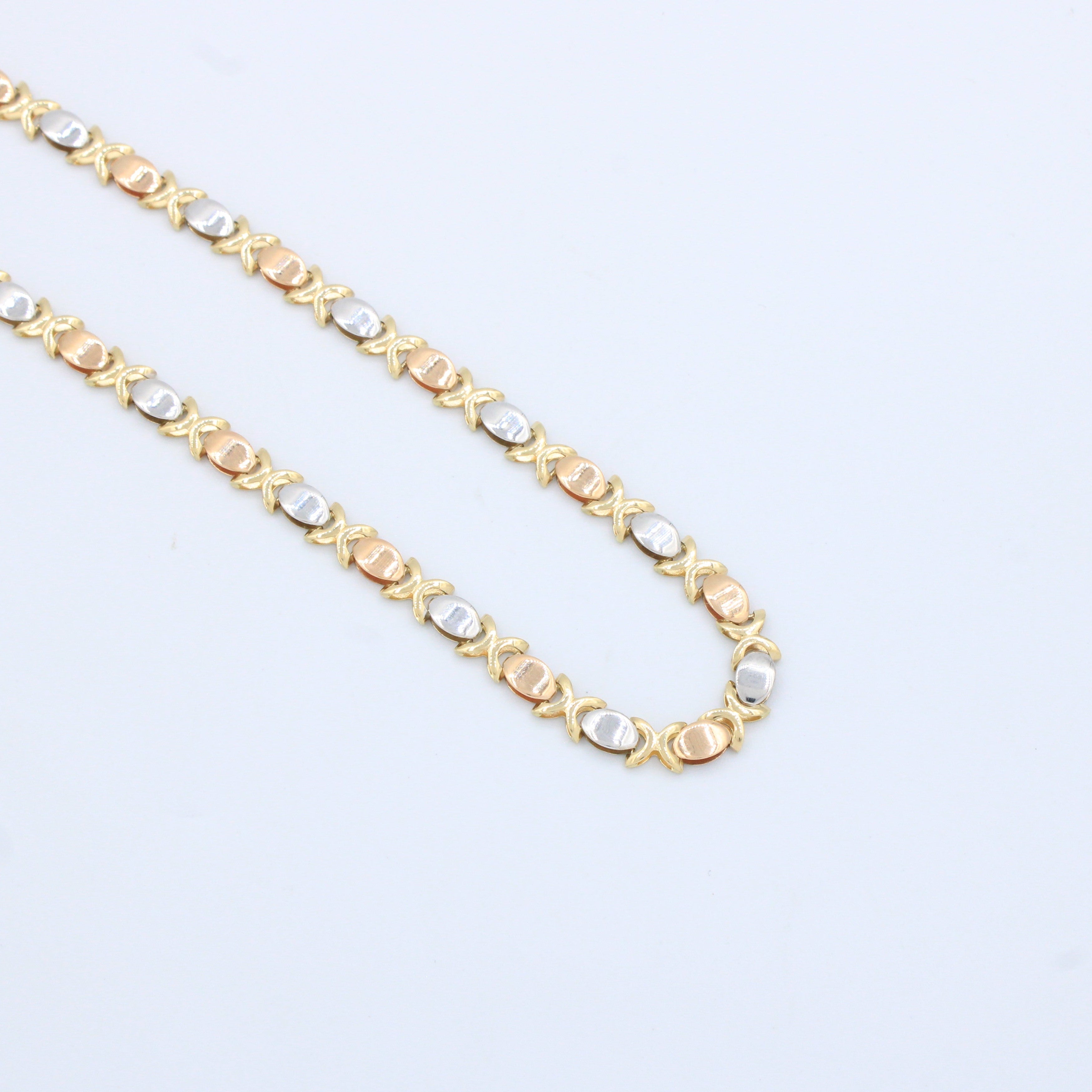 Cadena de Oro 14k con Tejido de Placas Ovales y Detalle Cruzado mod 10140