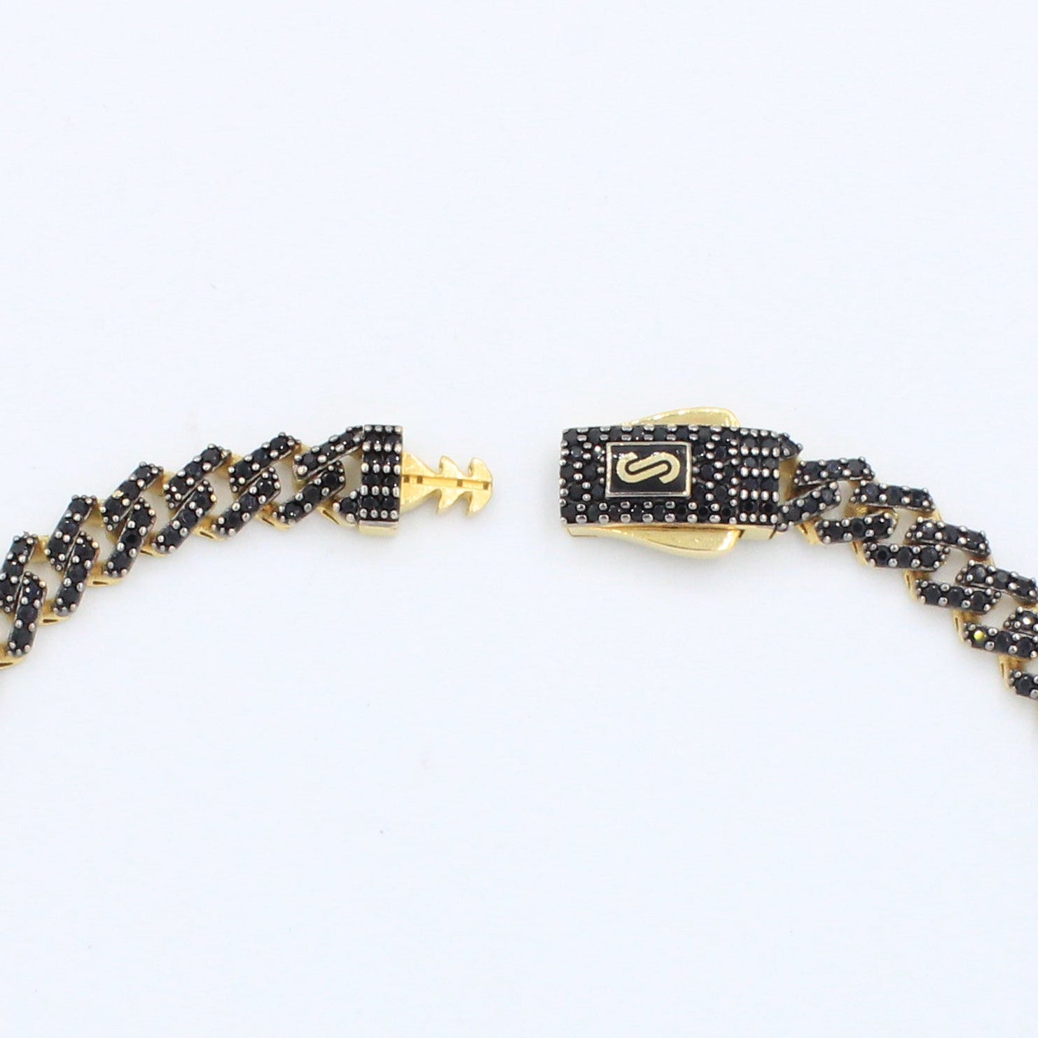 Pulsera Monaco Chain de Oro 14k  Modelo Edge con Pavé de Incrustación de Swarovski Color Negro mod. 10157