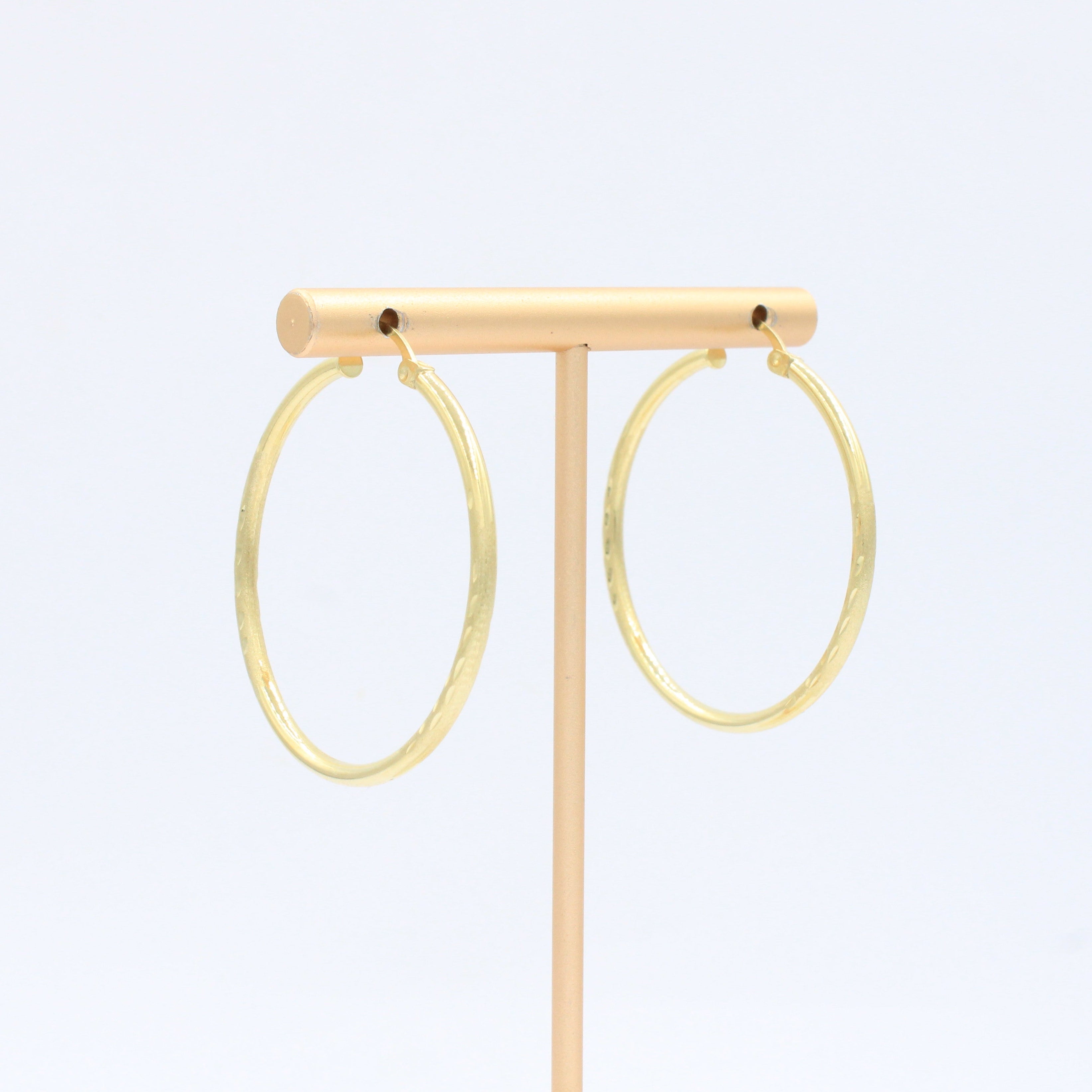 Arracada de Oro 14k Diseño Redondo Hueco en Tono Mate con Diamantadob mod. 10147