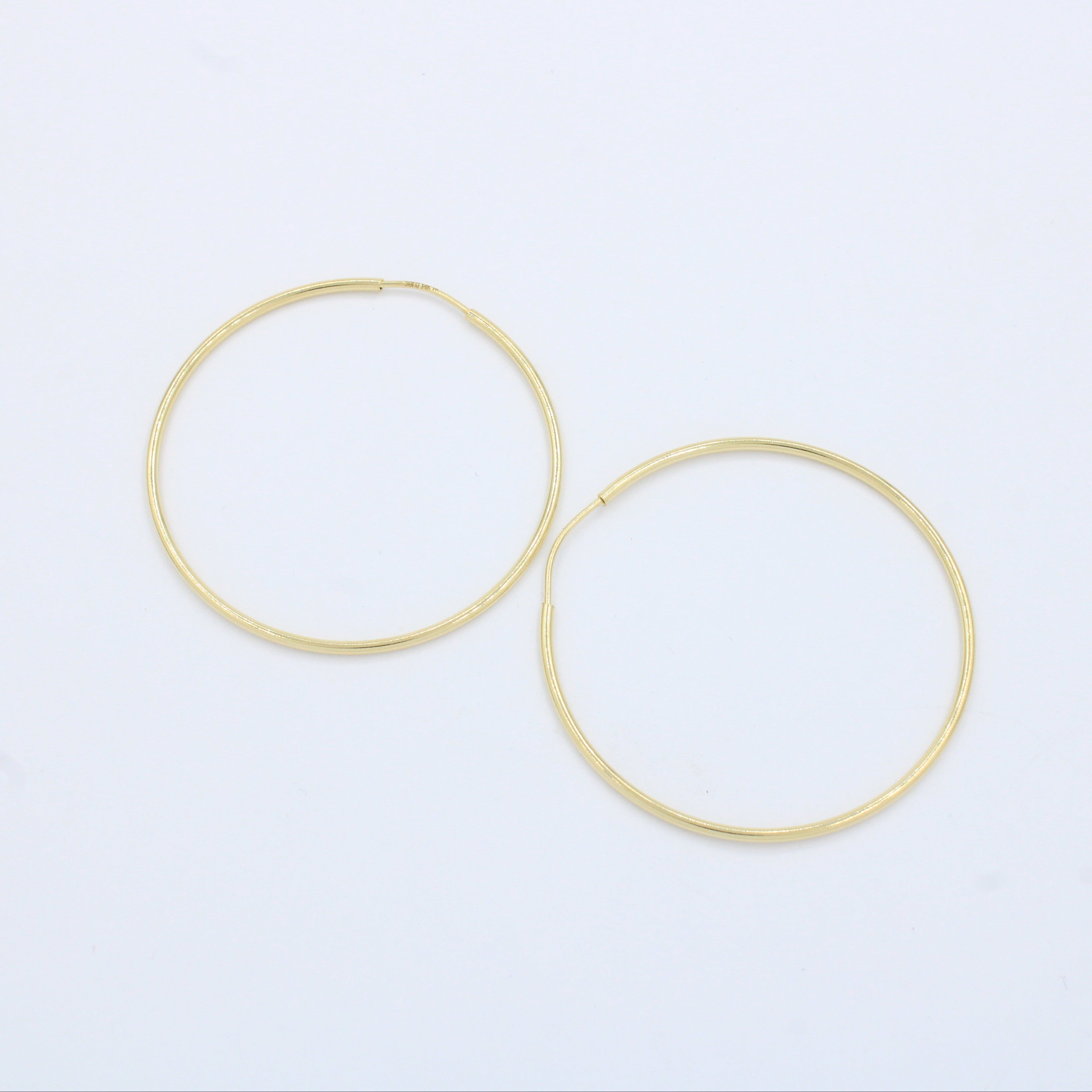 Arracada de Oro 14k Diseño Tubular Hueco y Tradicional Brillante mod. 10148