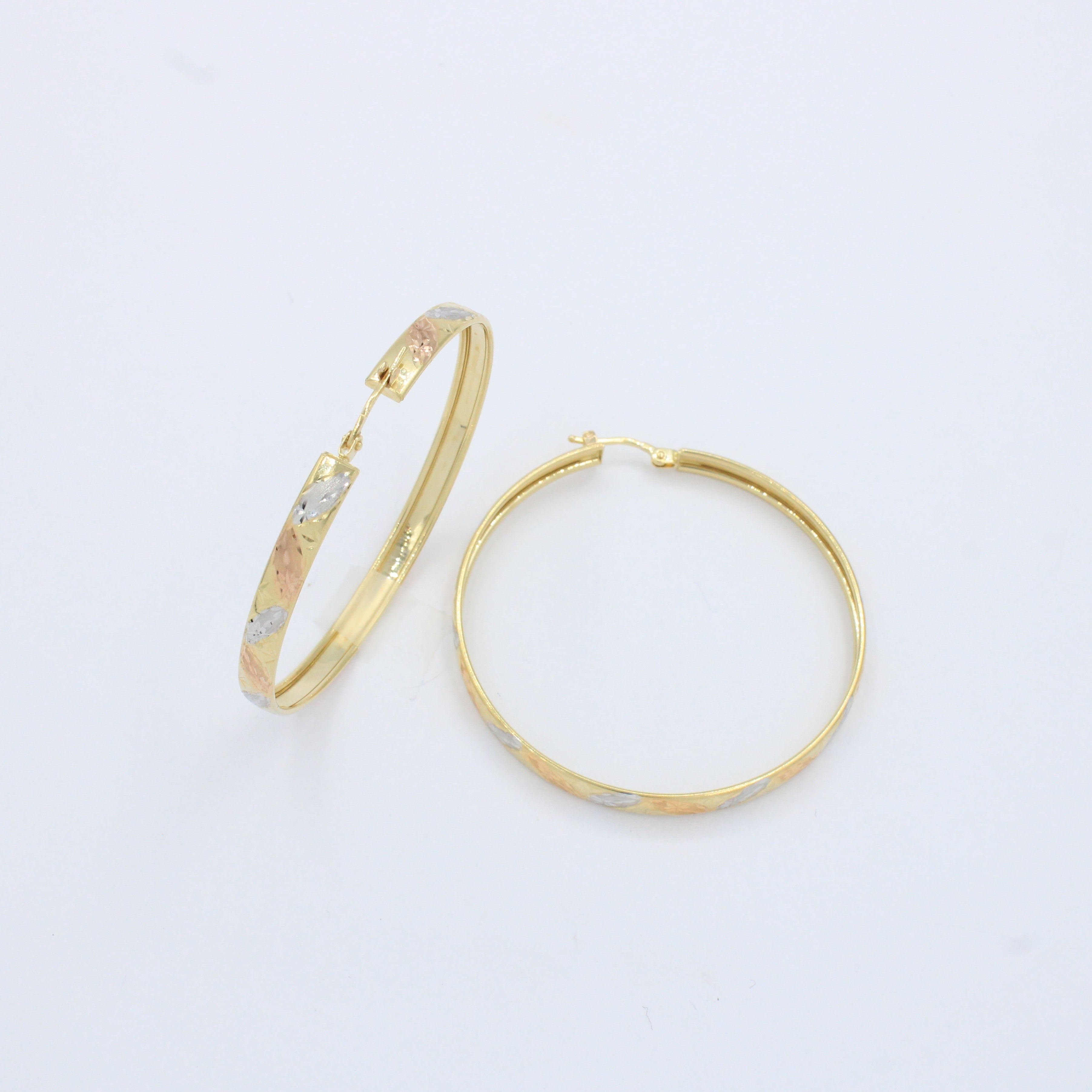 Arracada de Oro 14k con Diseño Diamantado Florentino mod. 10144