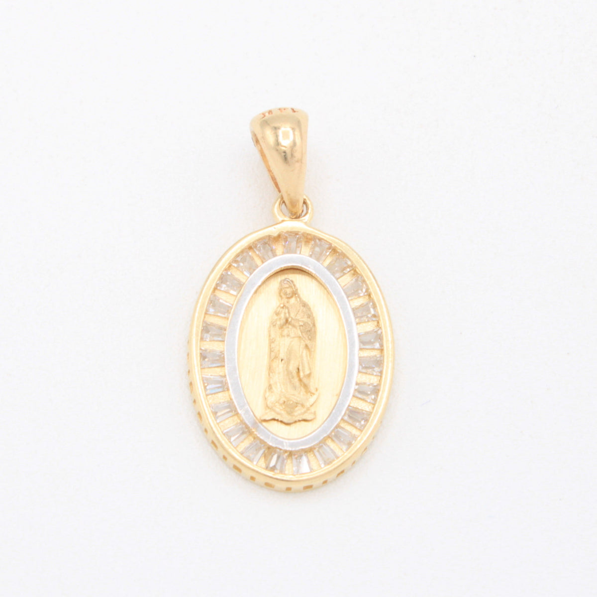 Medalla de Oro 14k Oval de Virgen de Guadalupe Chica con Borde de Zirconias mod. 11094