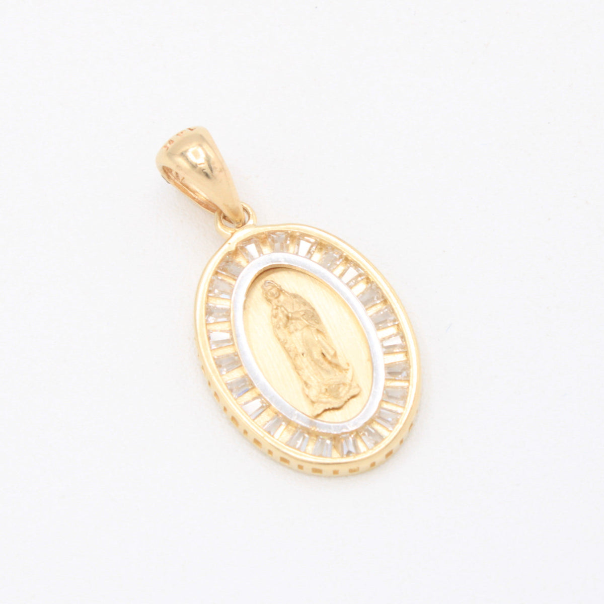 Medalla de Oro 14k Oval de Virgen de Guadalupe Chica con Borde de Zirconias mod. 11094