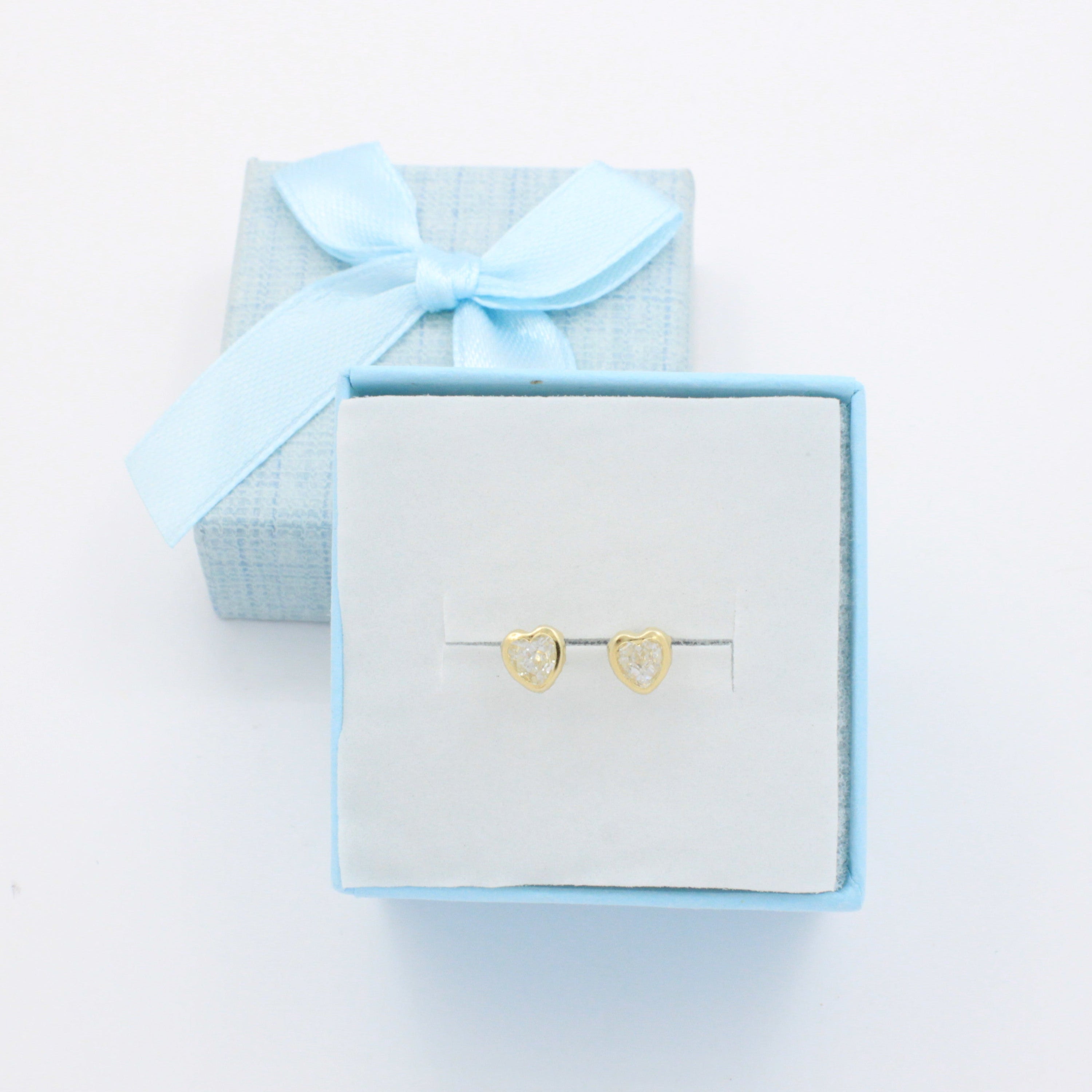 Broquel de Oro 14k Zirconia de Corazón con Bisel Fino mod. 10733