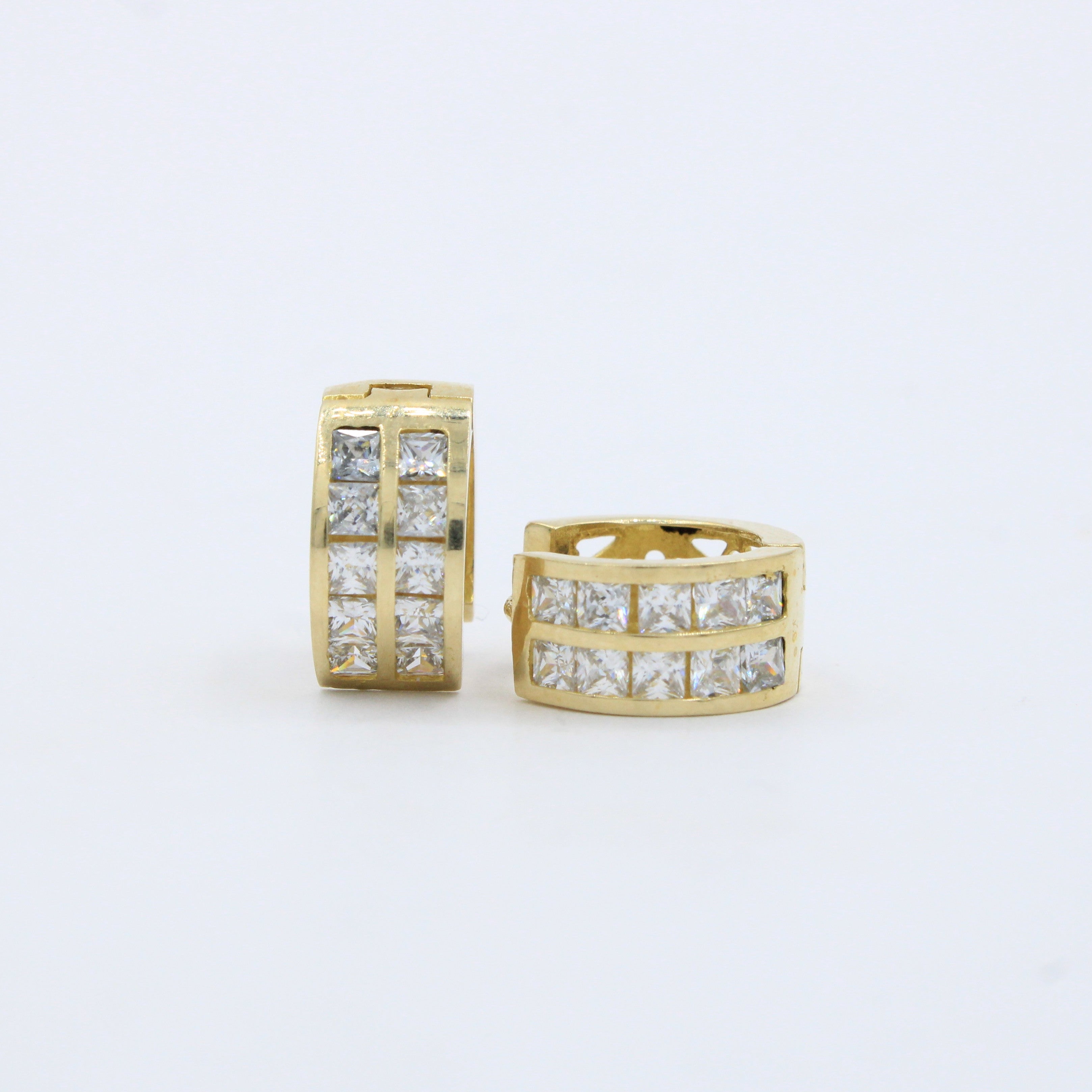 Grapa de Oro 14k con Diseño Especial e Incrustación de Zirconias en Línea mod. 10170