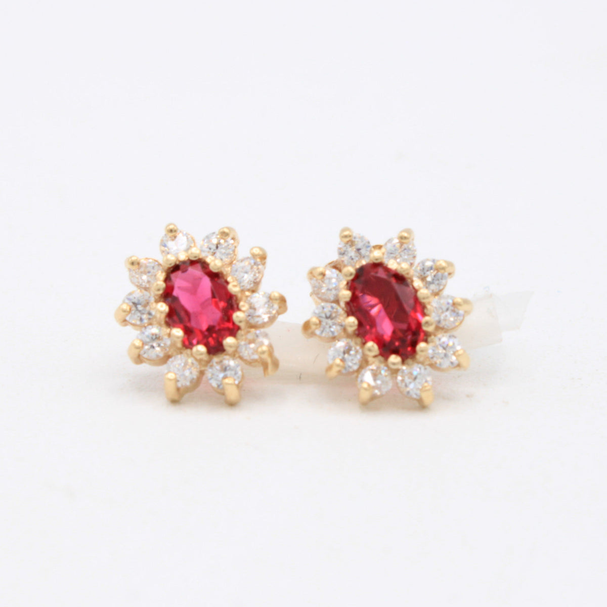 Arete de Oro 14k Zirconia Oval Color Vino mod. 11108