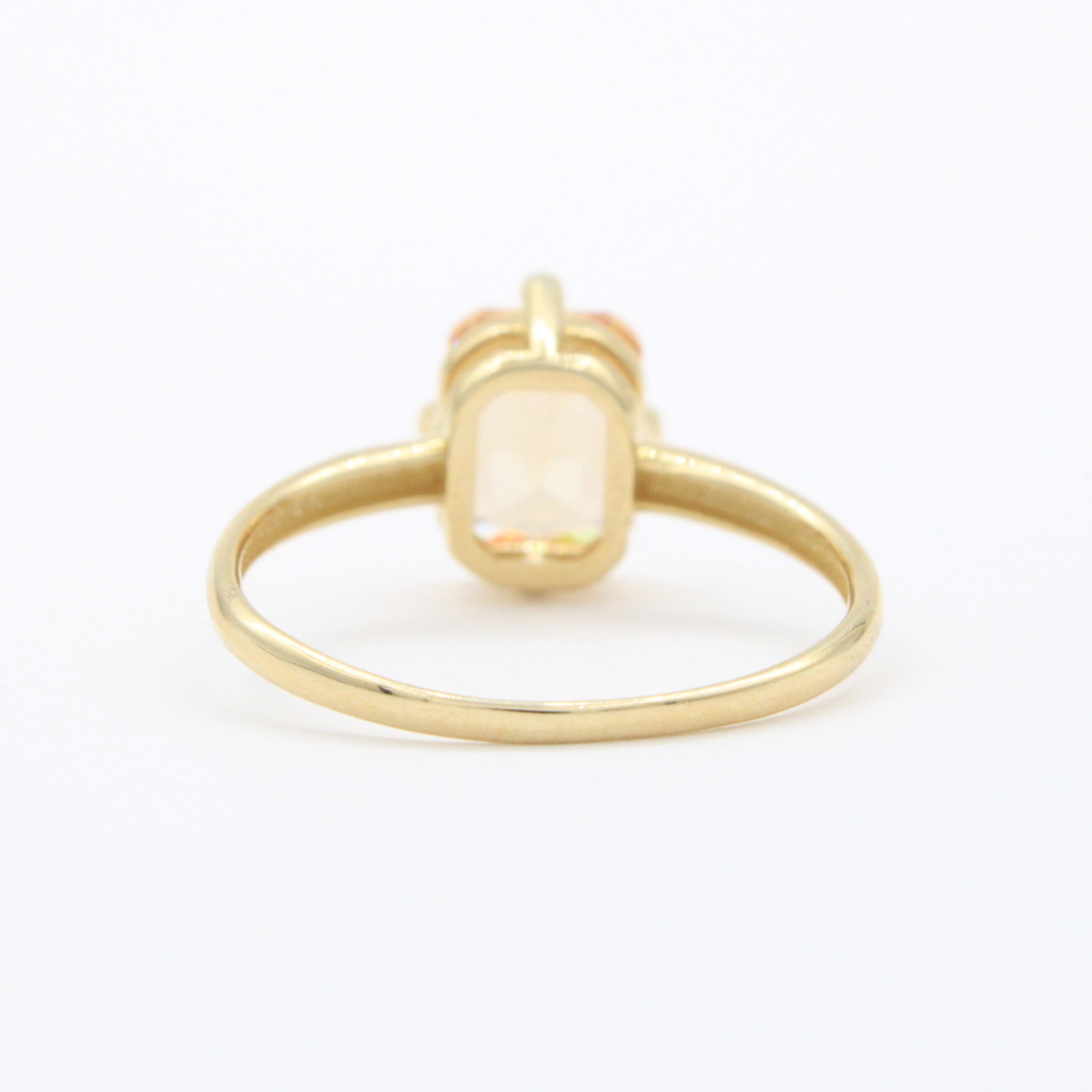 Anillo de Oro 14k con Zirconia Anaranjada de Corte Especial en Diseño Elegante mod. 10751