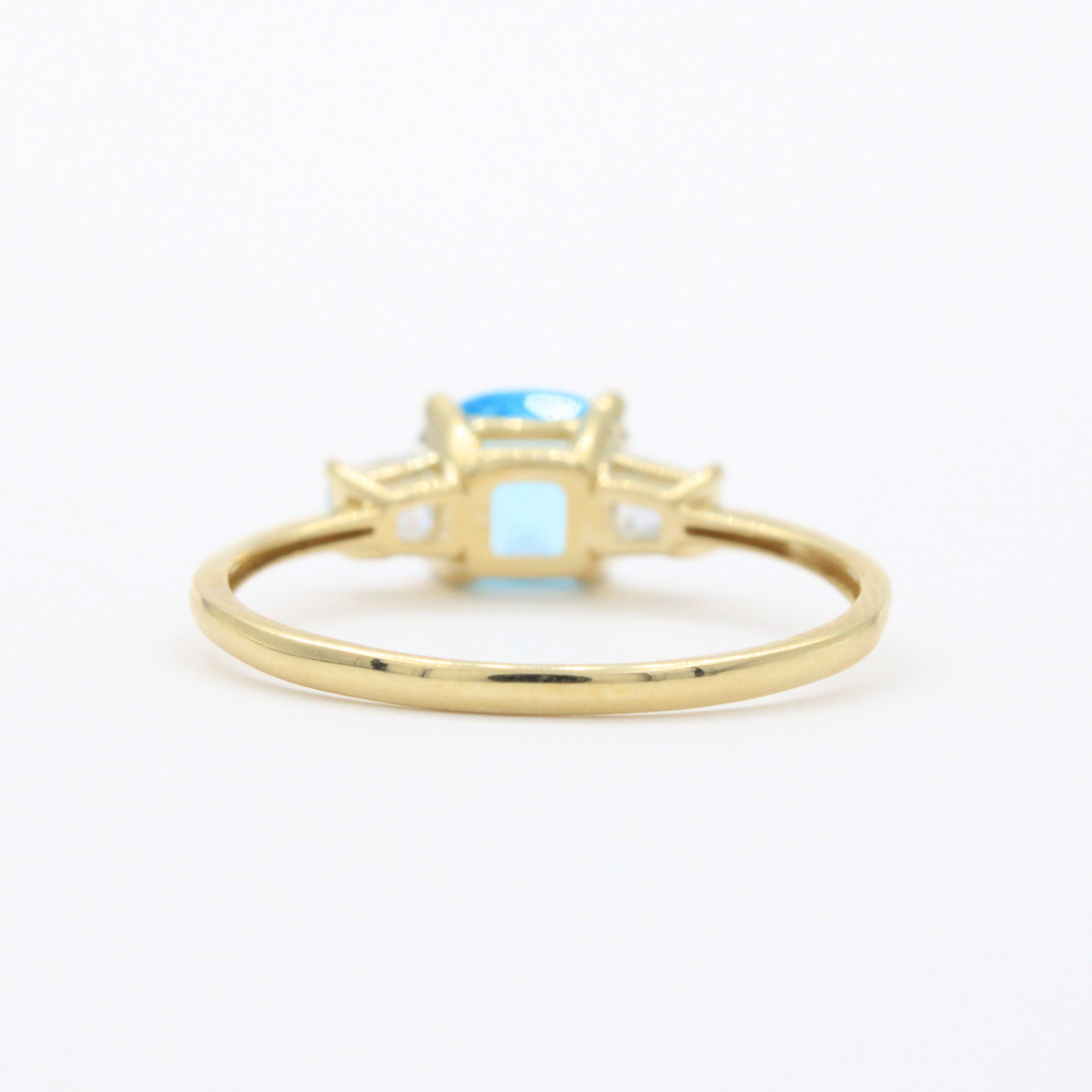 Anillo de Oro 14k Diseño Fino con Zirconia Facetada Central de Tono Azul mod. 10753