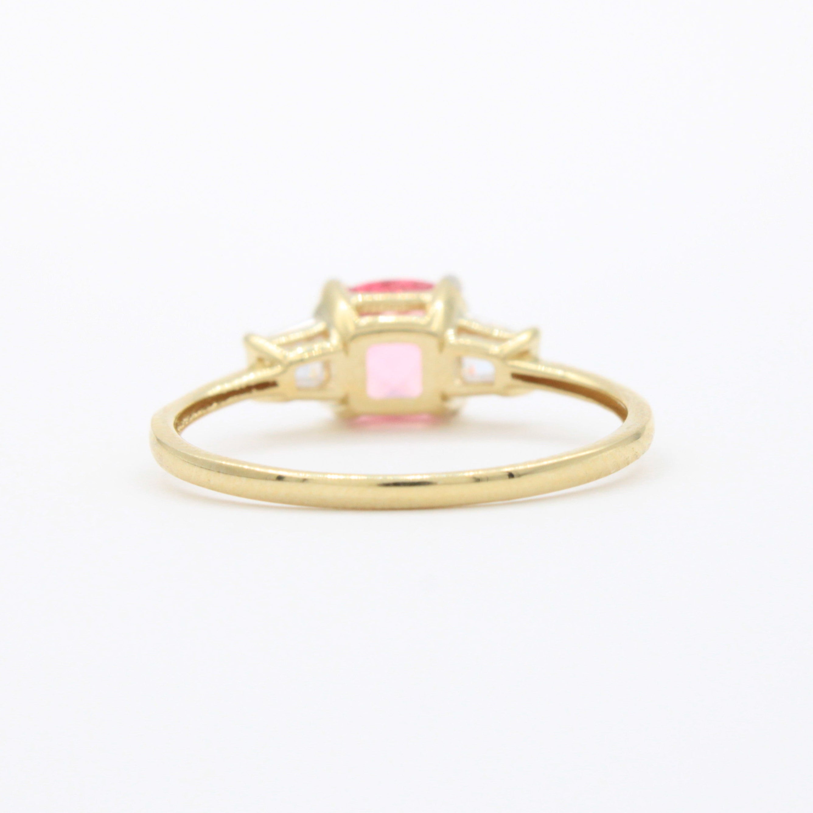 Anillo de Oro 14k Diseño Fino con Zirconia Facetada Central de Tono Rosa mod. 10754