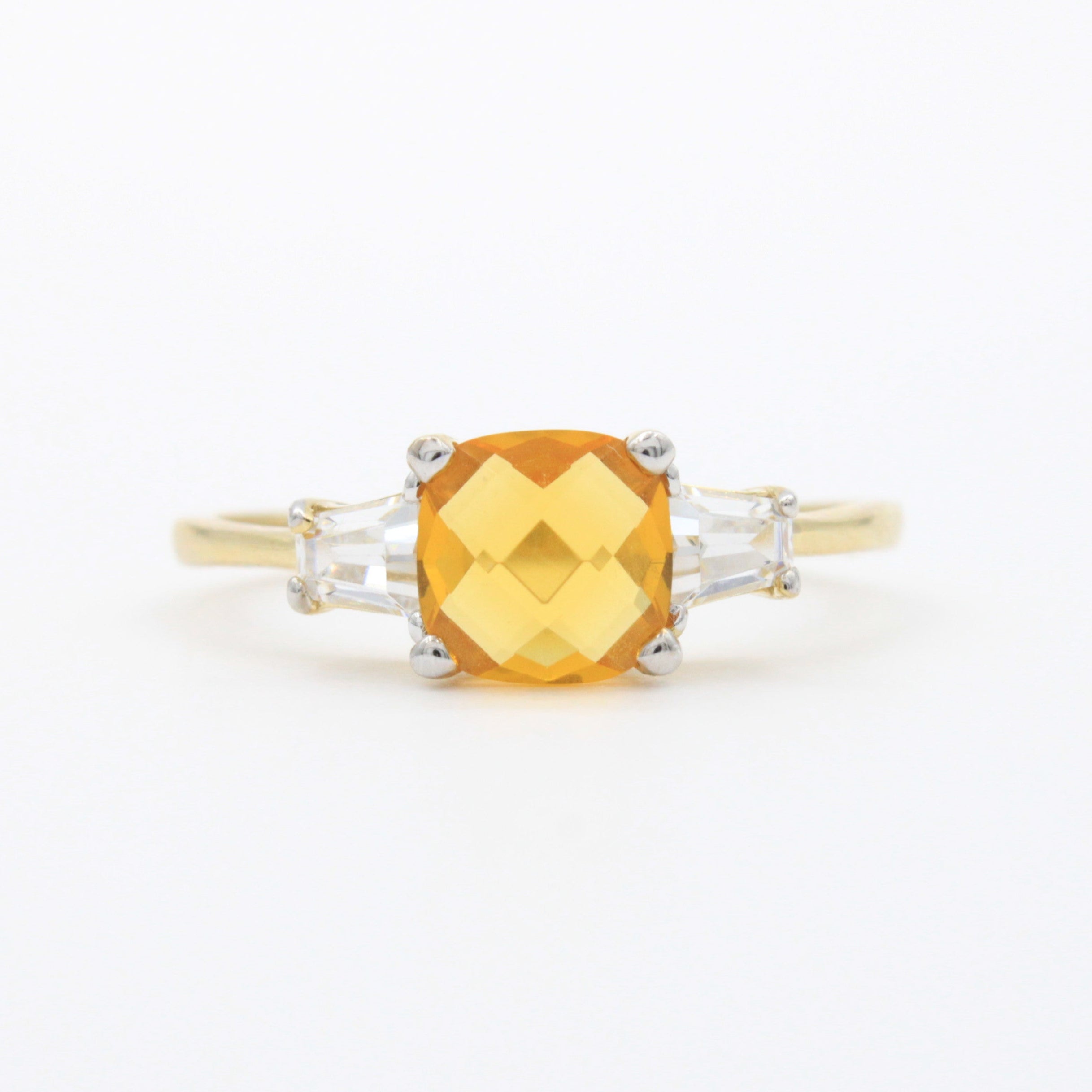 Anillo de Oro 14k Diseño Fino con Zirconia Facetada Central de Tono Ambar mod. 10755