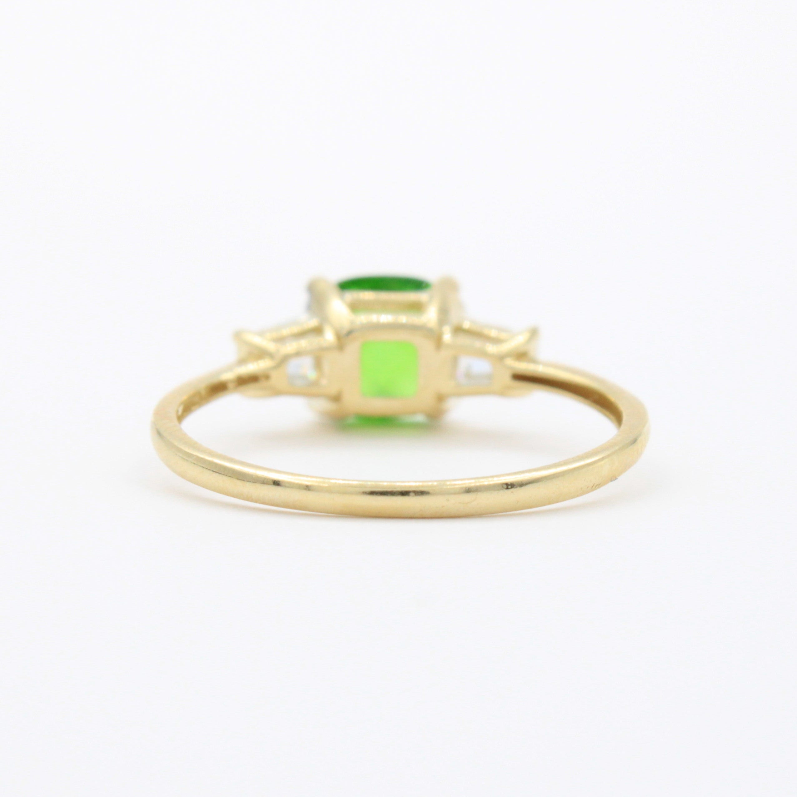Anillo de Oro 14k Diseño Fino con Zirconia Facetada Central de Tono Verde mod. 10756
