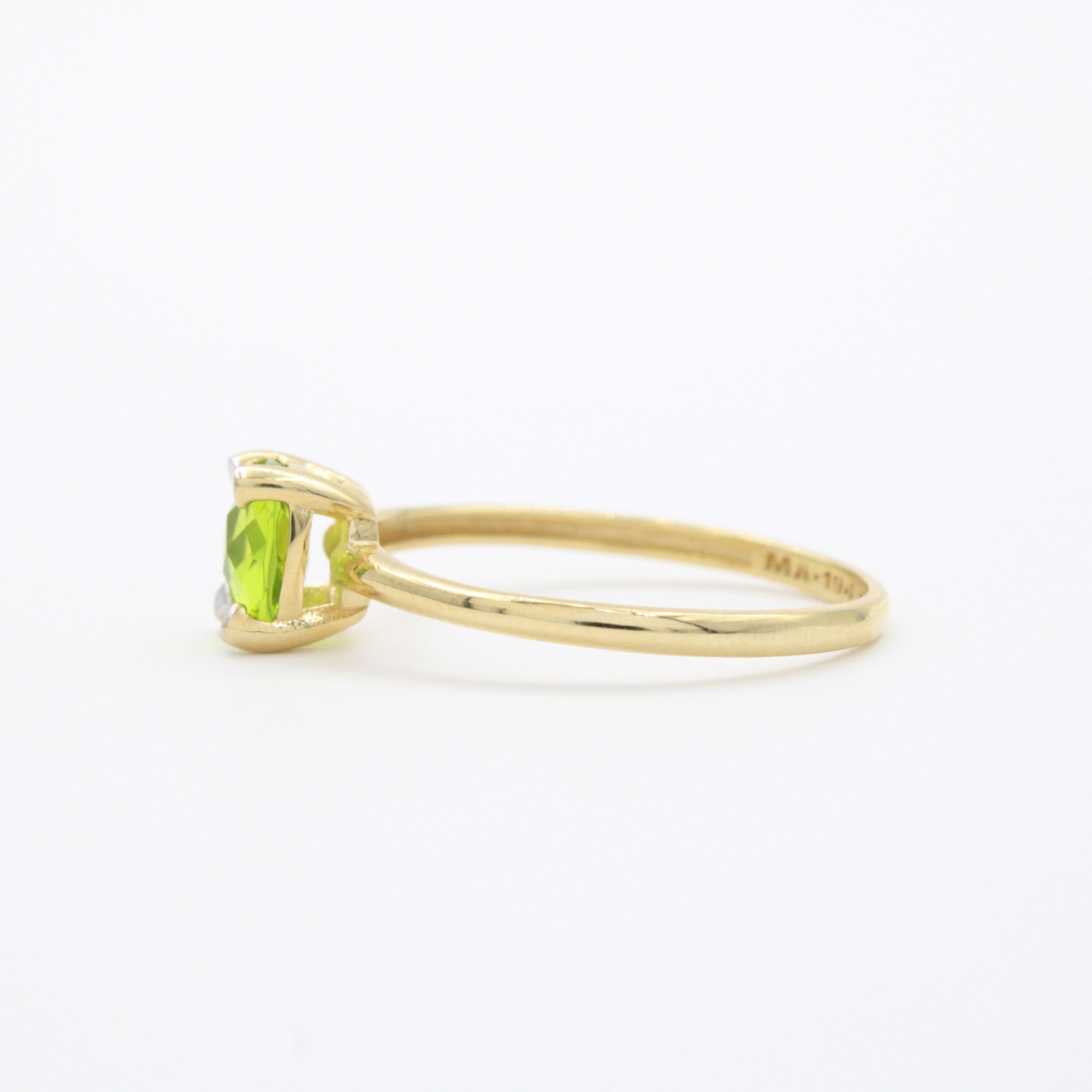 Anillo de Oro 14k con Zirconia Especial de Tono Verde con Diseño Facetado mod. 10759