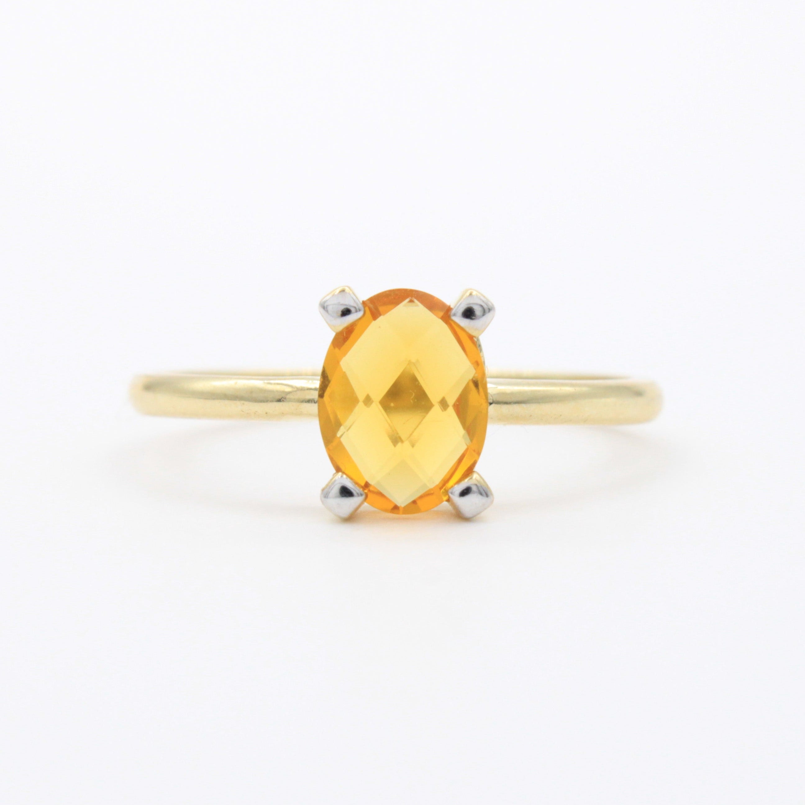 Anillo de Oro 14k Diseño Especial con Zirconia Oval Facetada de Tono Anaranjado mod. 10761