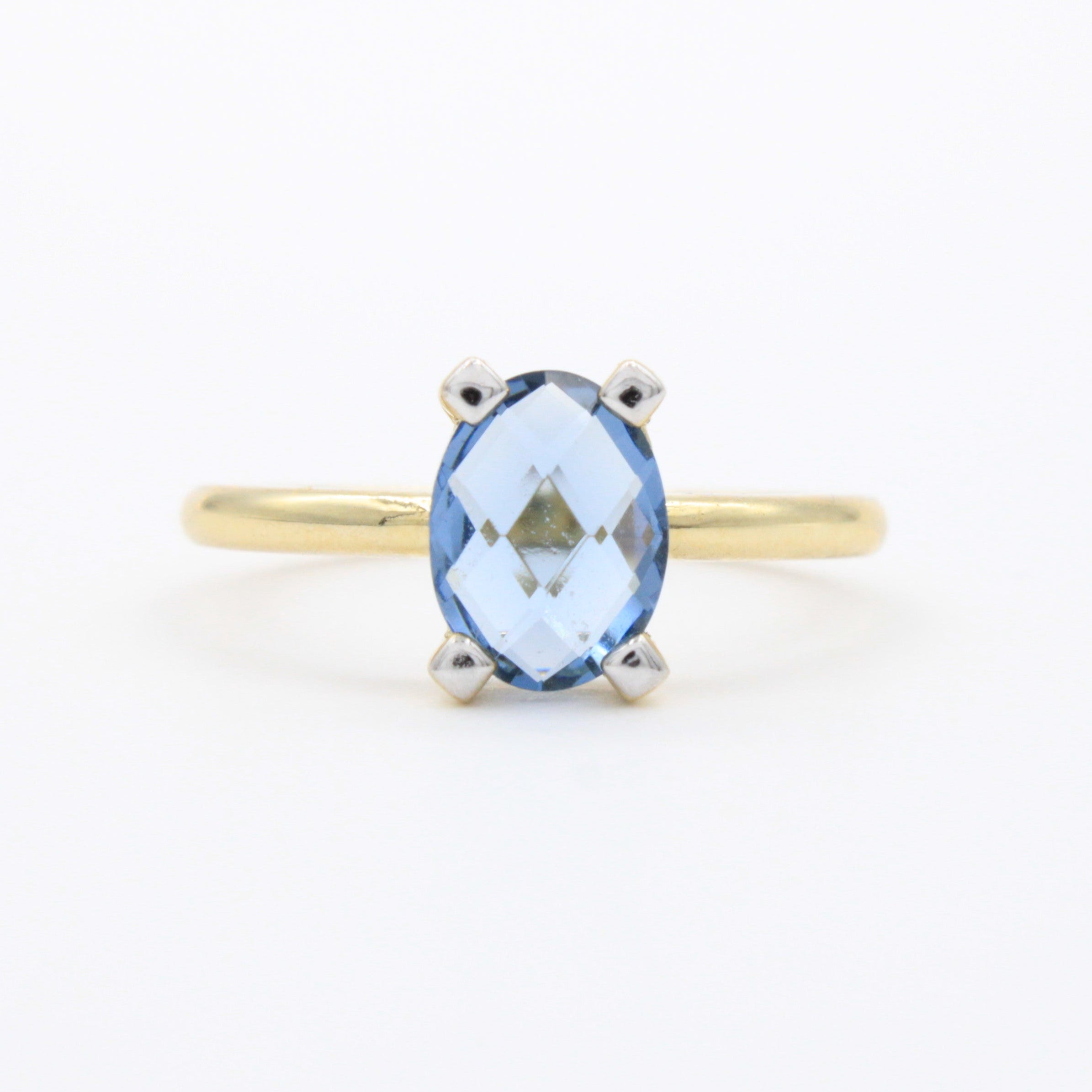 Anillo de Oro 14k Diseño Especial con Zirconia Oval Facetada de Tono Marino mod. 10762