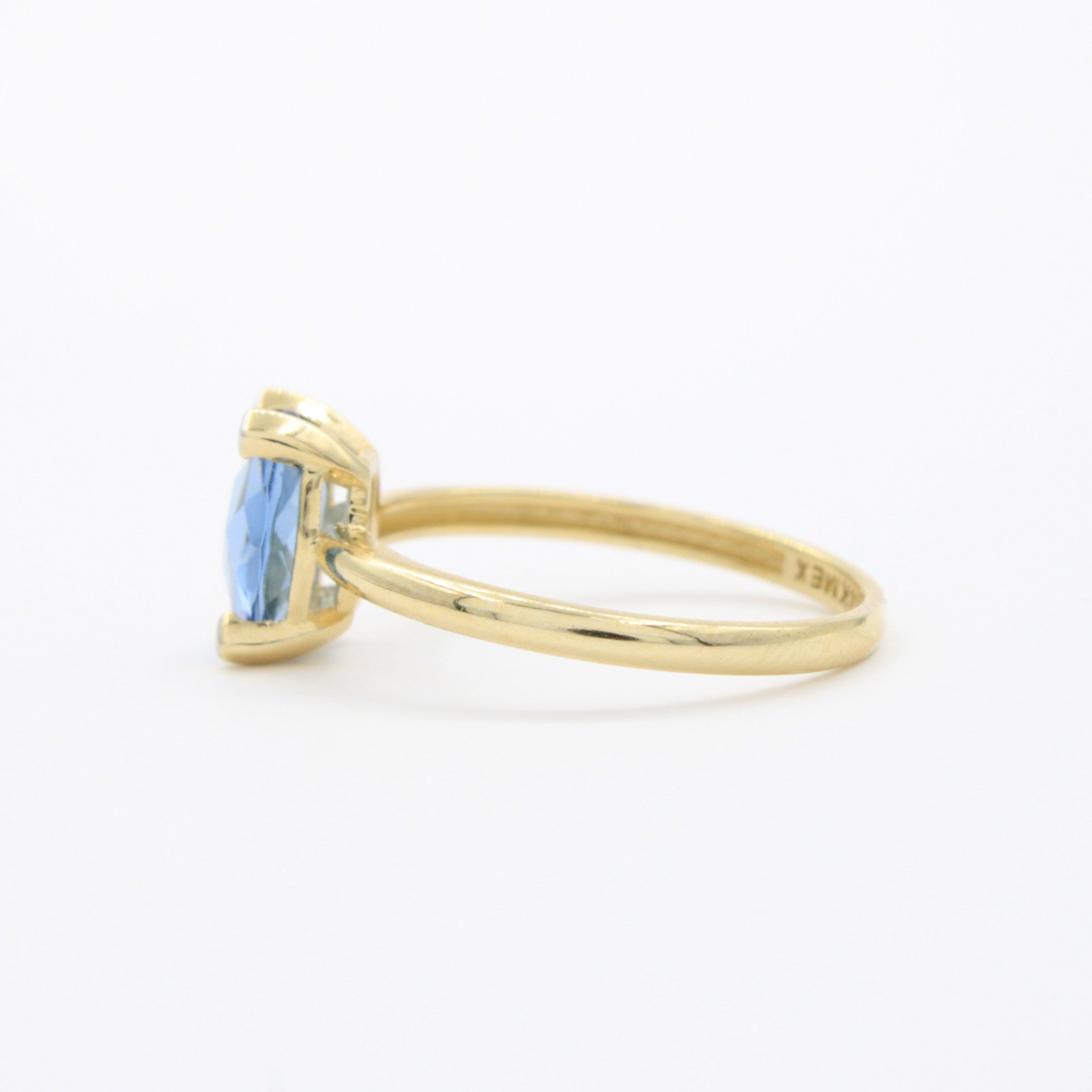 Anillo de Oro 14k Diseño Especial con Zirconia Oval Facetada de Tono Marino mod. 10762