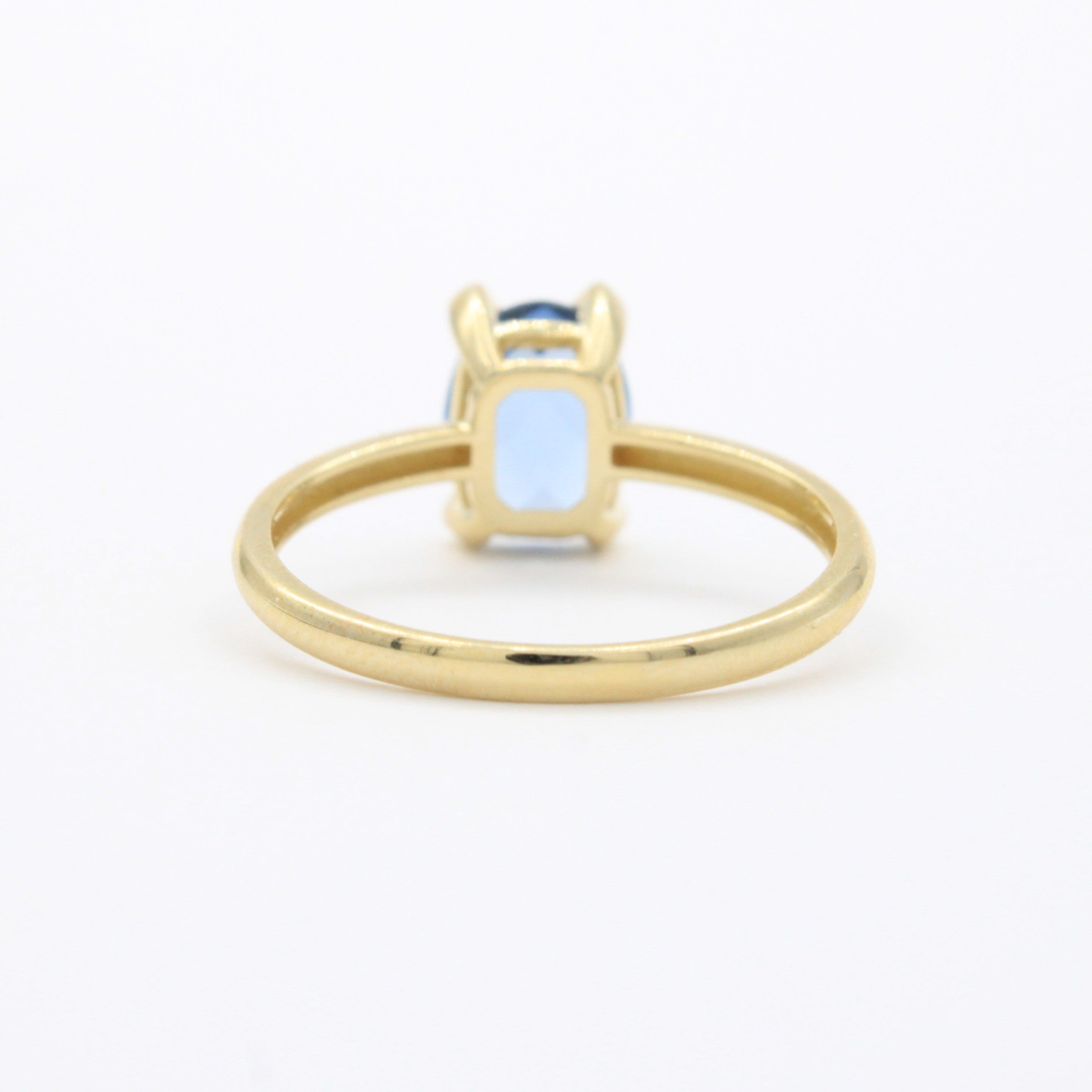 Anillo de Oro 14k Diseño Especial con Zirconia Oval Facetada de Tono Marino mod. 10762