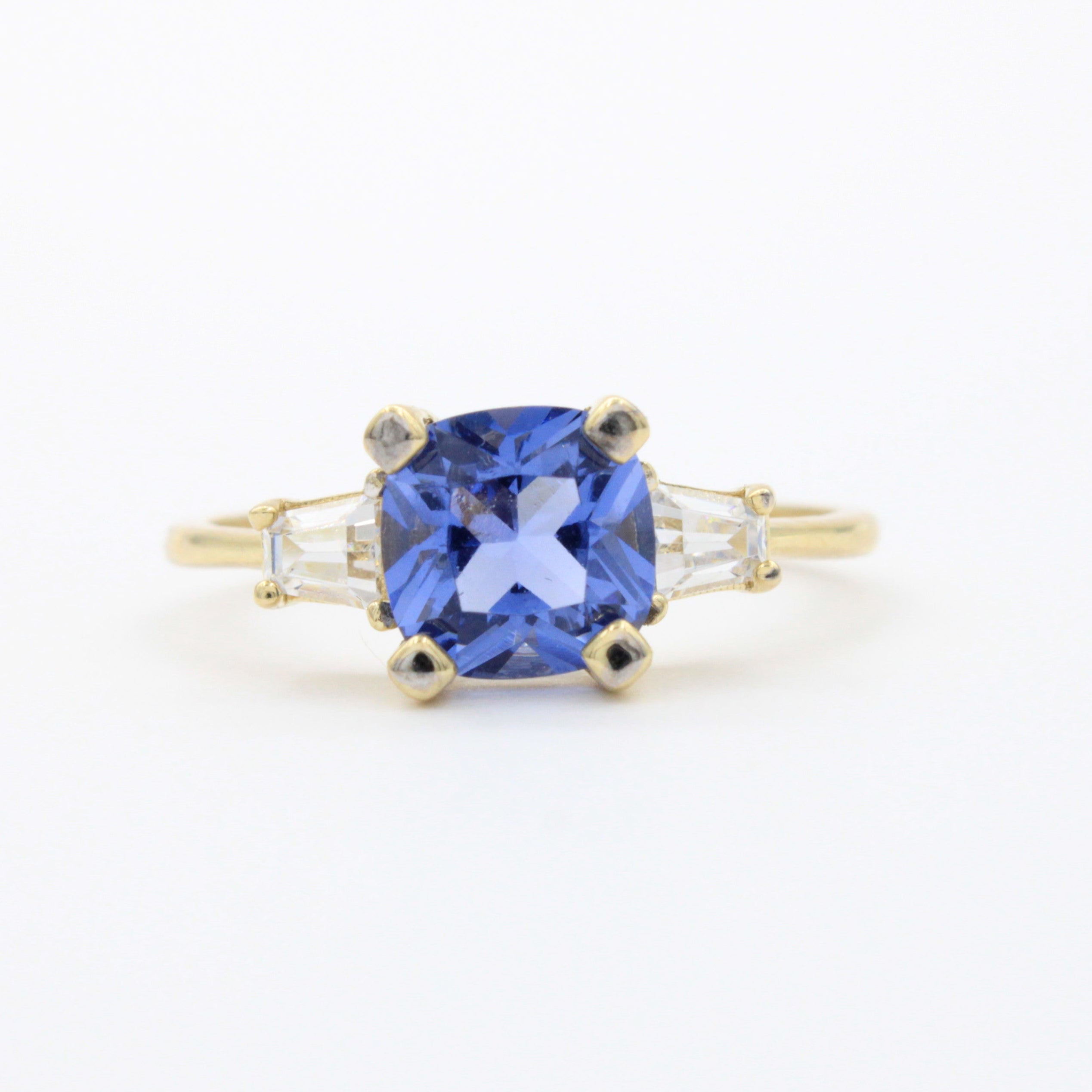 Anillo de Oro 14k Diseño Elegante Especial con Zirconia de Corte Brillante en Tono Marino mod. 10766