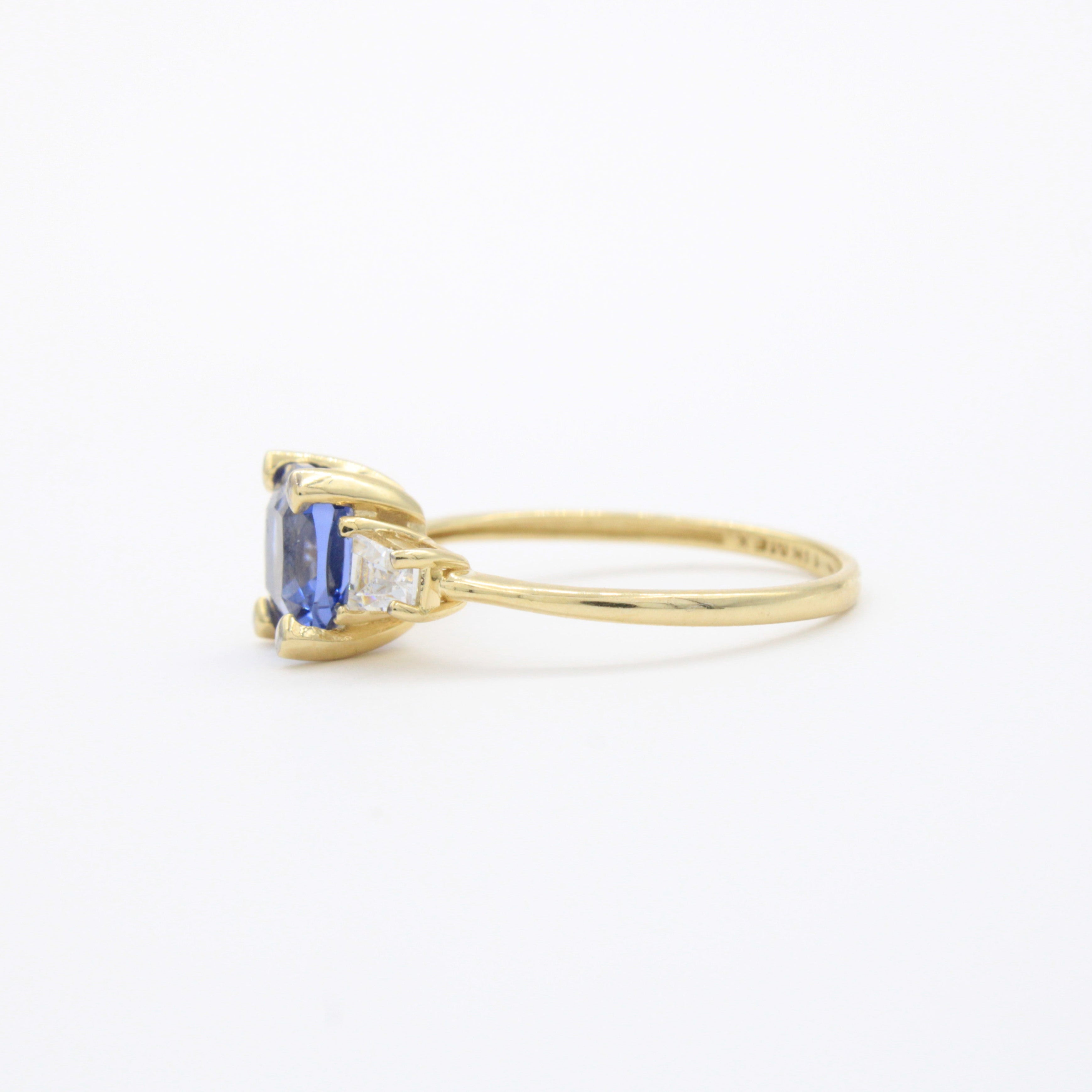 Anillo de Oro 14k Diseño Elegante Especial con Zirconia de Corte Brillante en Tono Marino mod. 10766